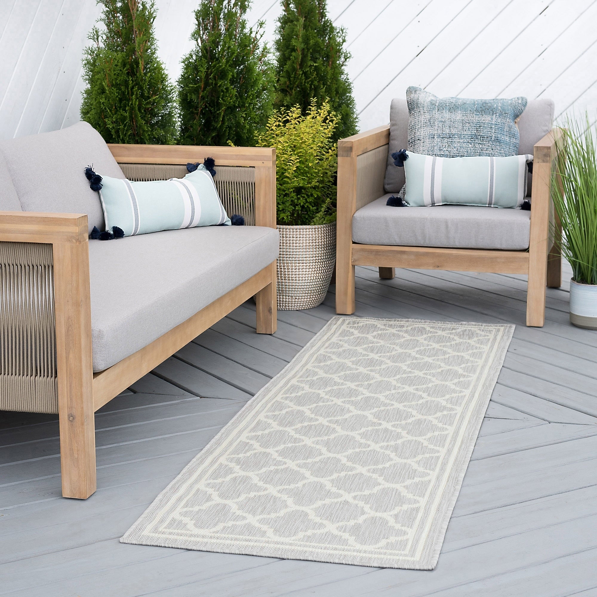 Exo Coastal Geometric Indoor/Outdoor Area Rug