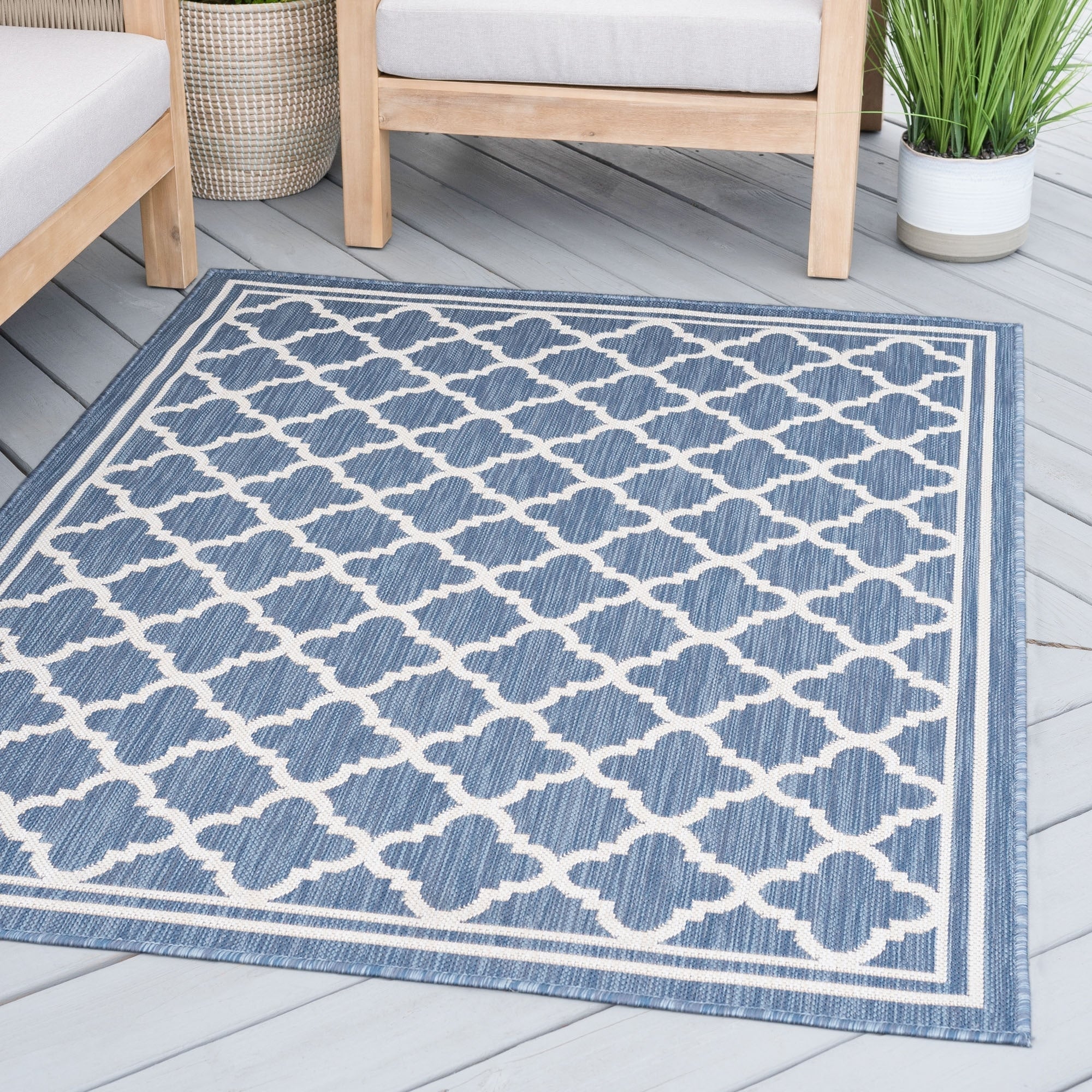 Exo Coastal Geometric Indoor/Outdoor Area Rug