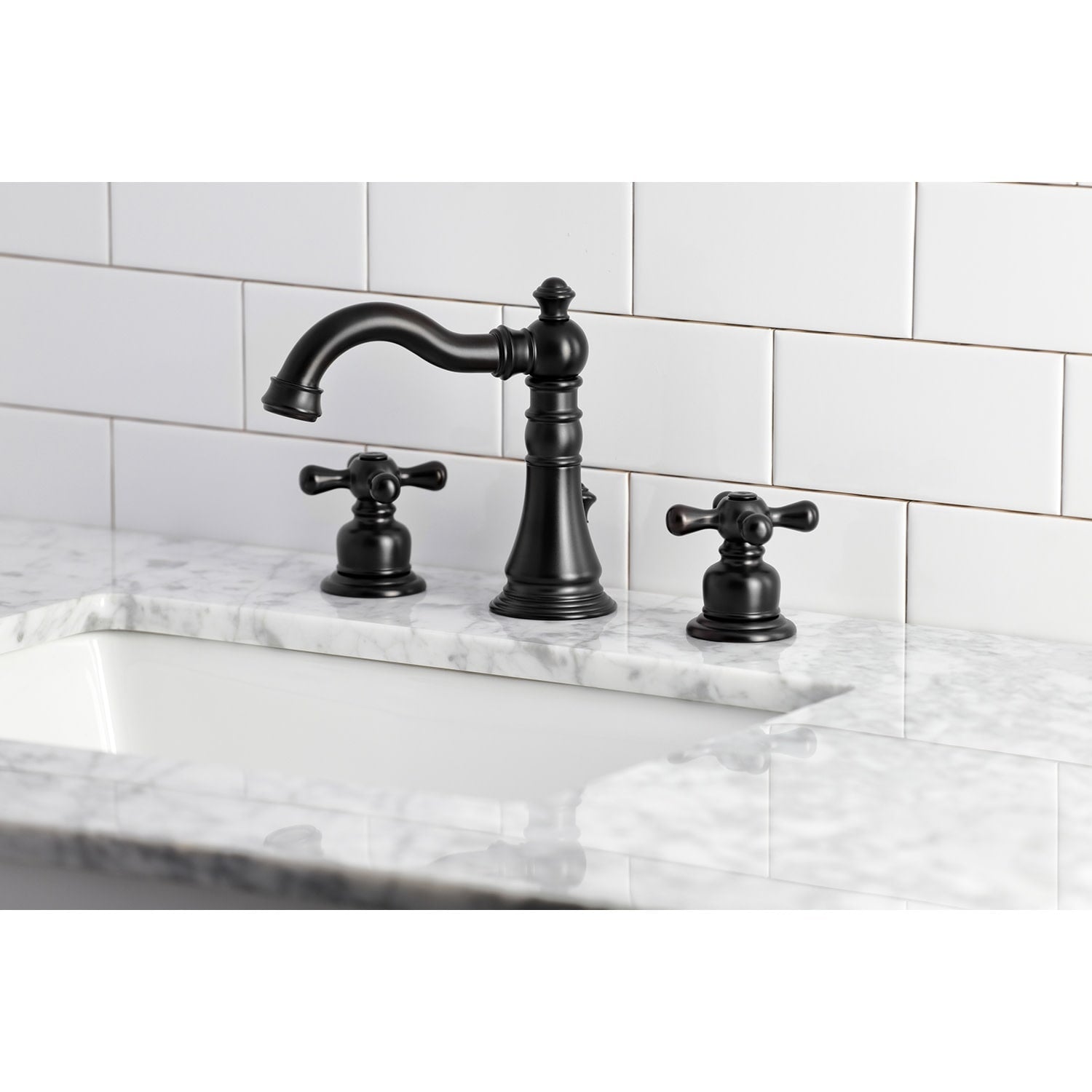 American Classic 8 in. Widespread Bathroom Faucet