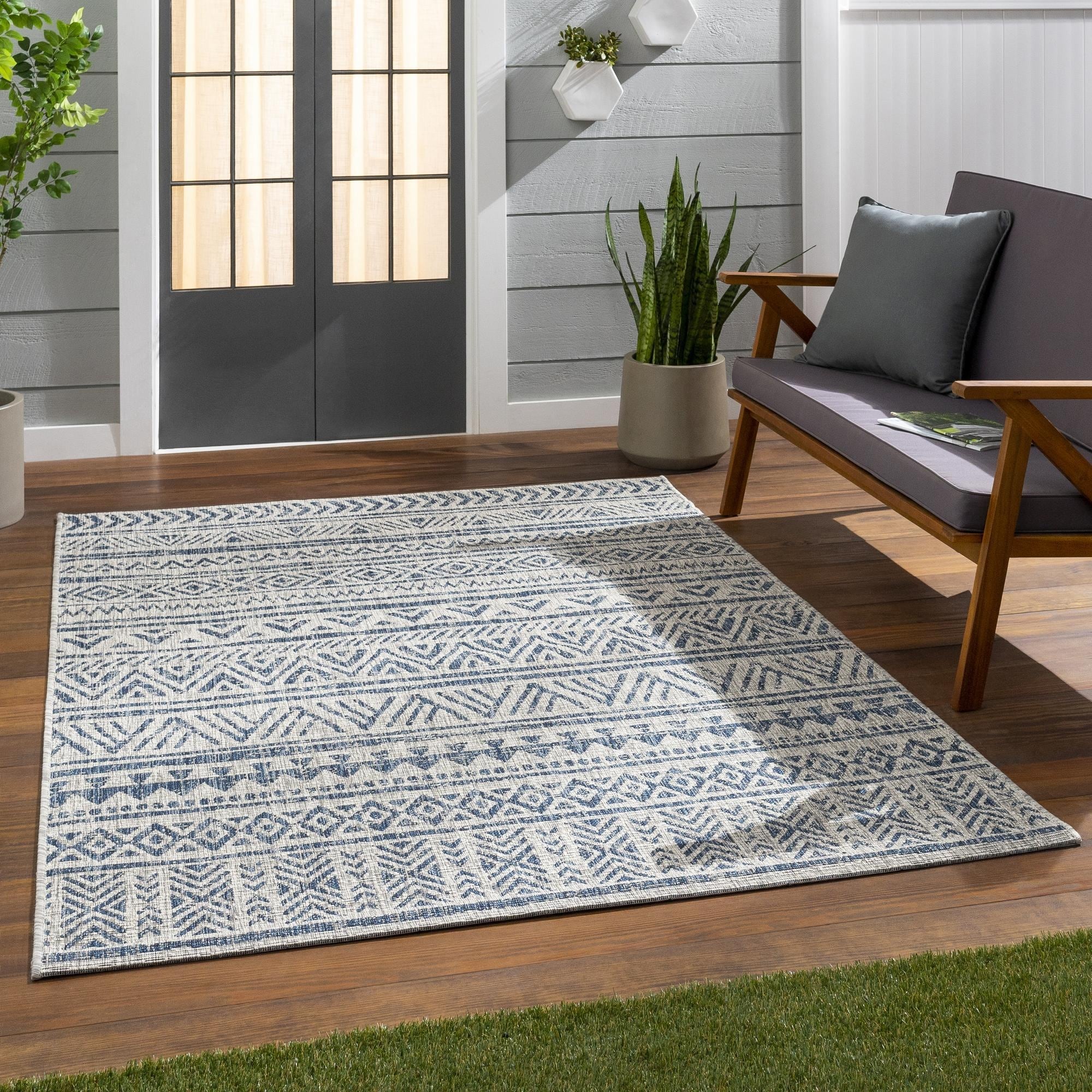 Livabliss Powlett Vintage Southwestern Indoor/ Outdoor Area Rug