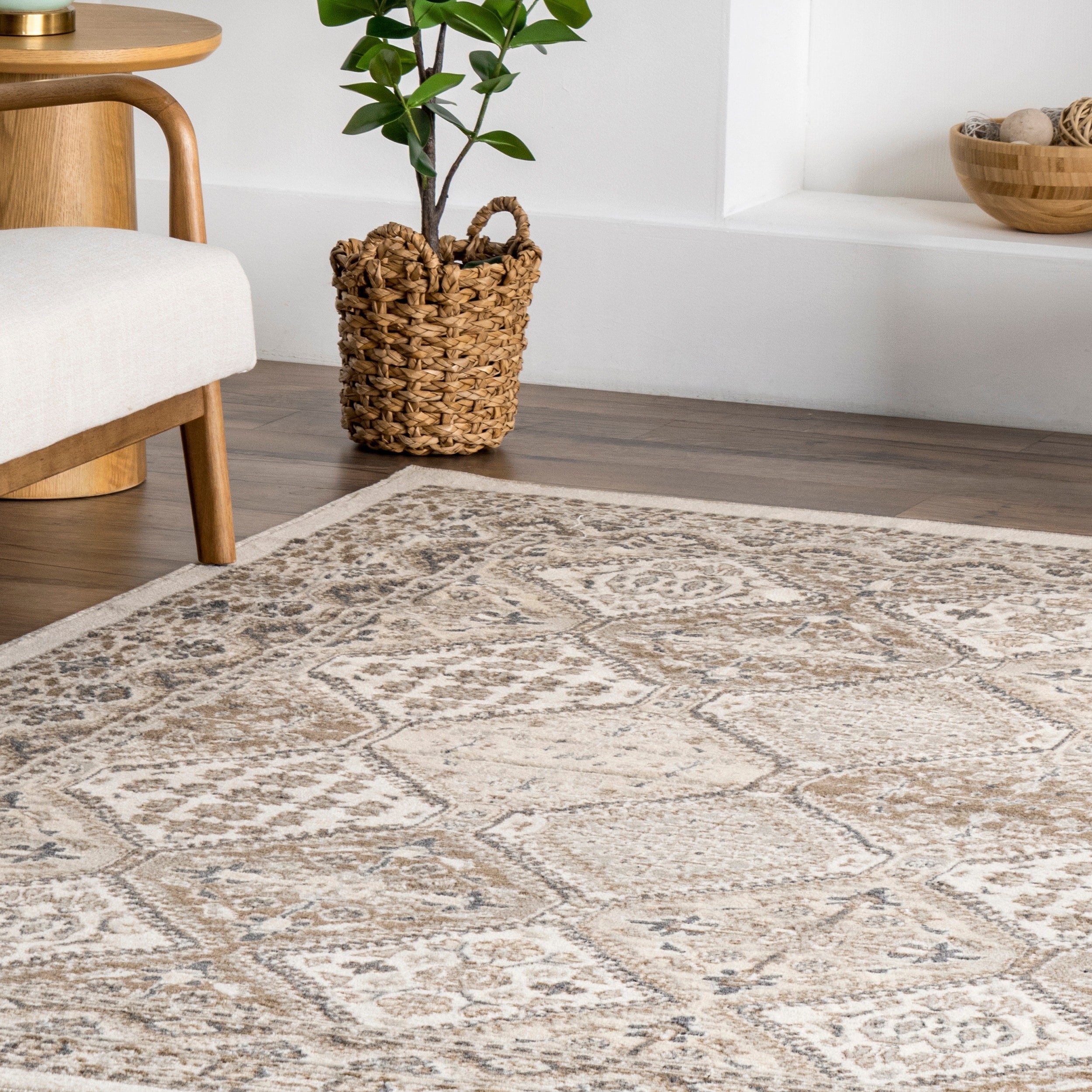 Nuloom Becca Traditional Tiled Area Rug