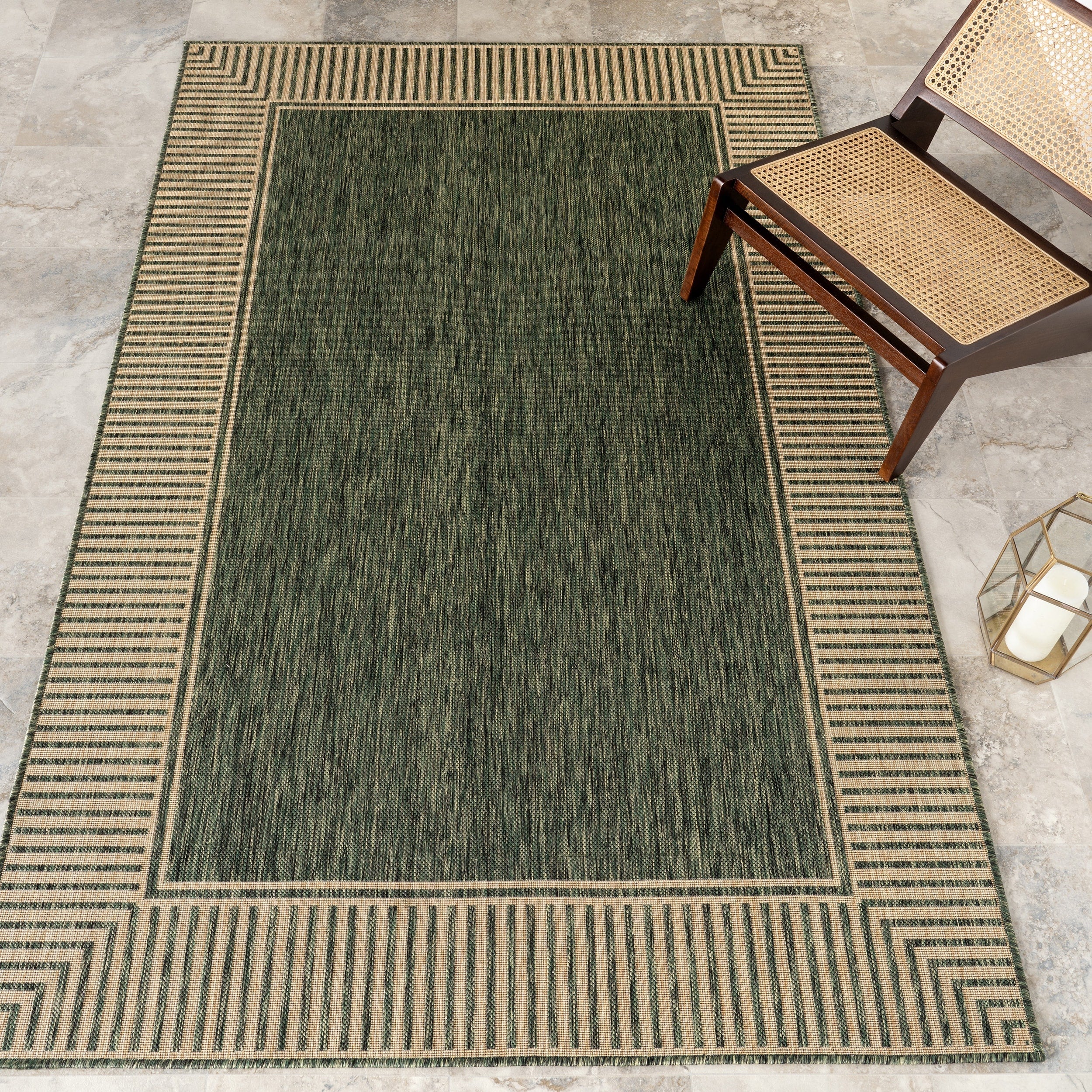 Nuloom Leah Classic Bordered Indoor/Outdoor Area Rug