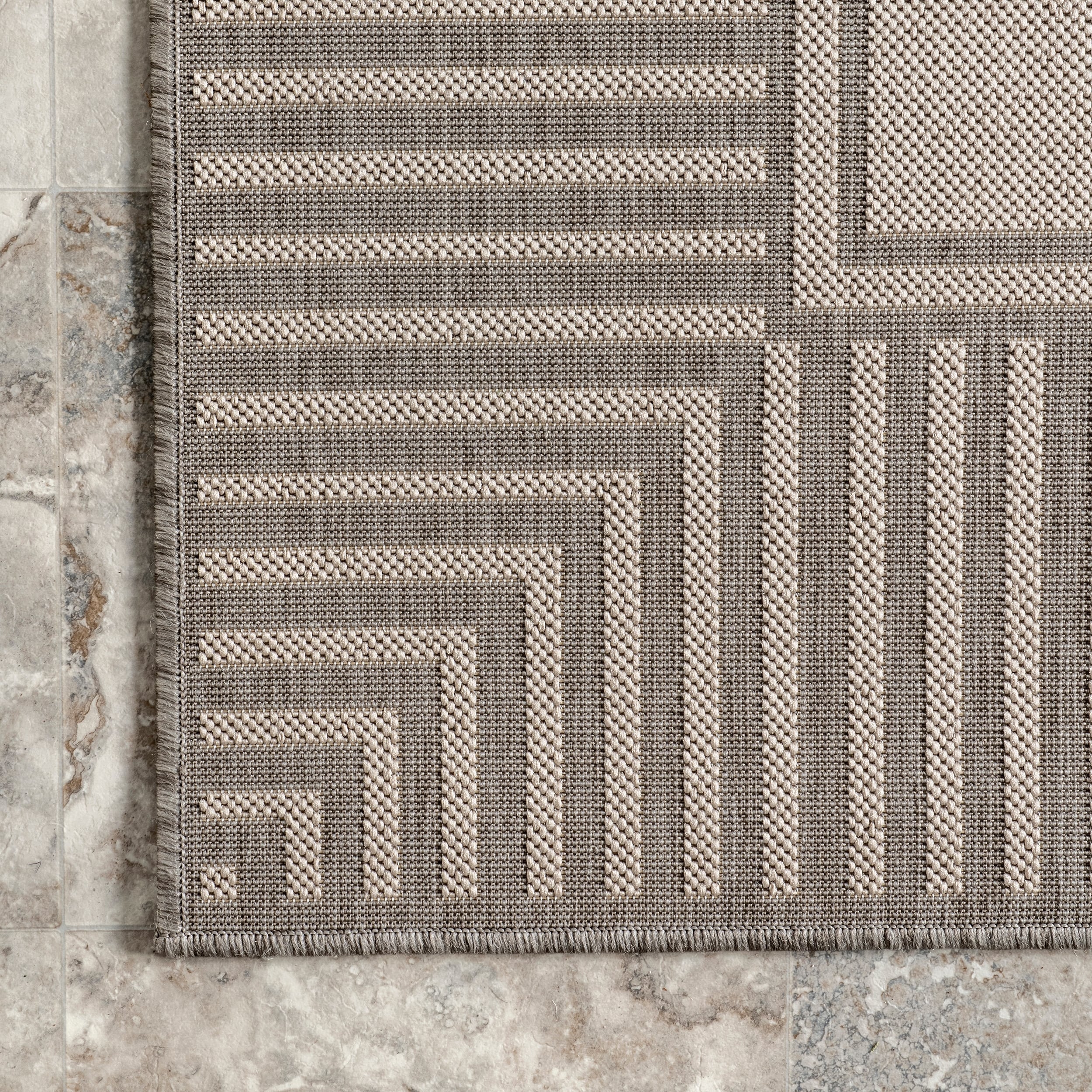 Nuloom Leah Classic Bordered Indoor/Outdoor Area Rug
