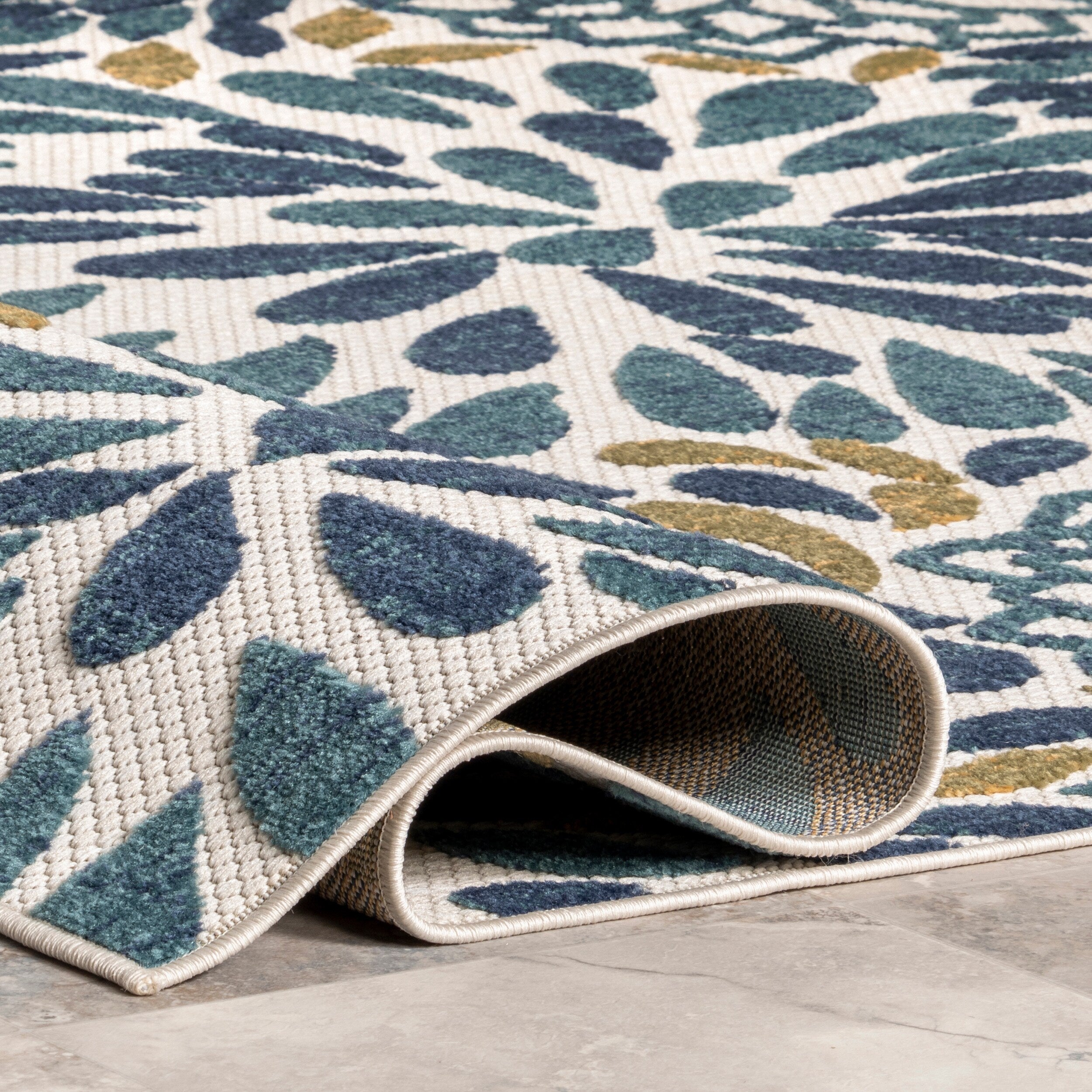 Nuloom Ronda Bold Floral Indoor/Outdoor Area Rug