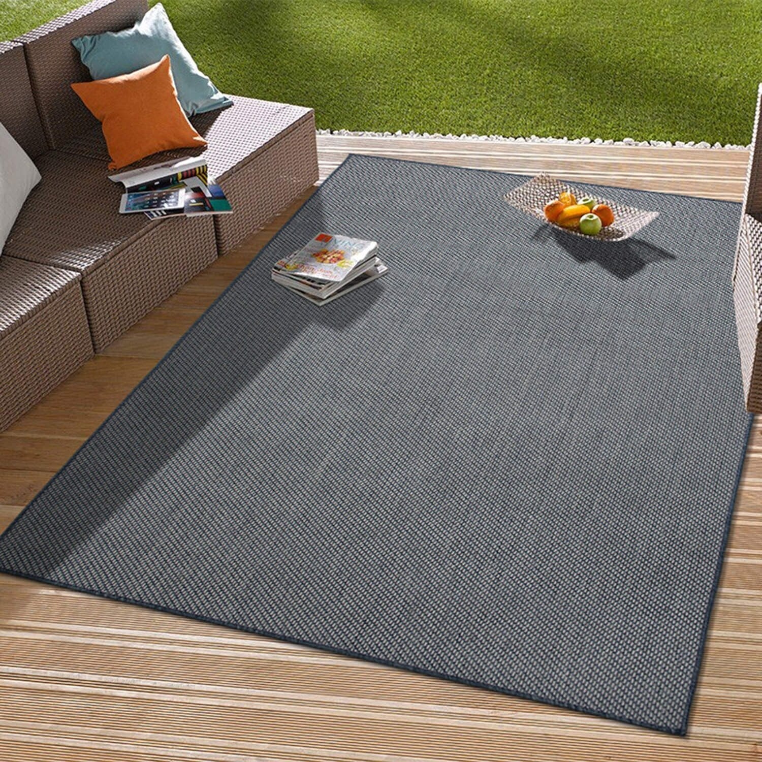 Contemporary Solid Indoor/Outdoor Area Rug