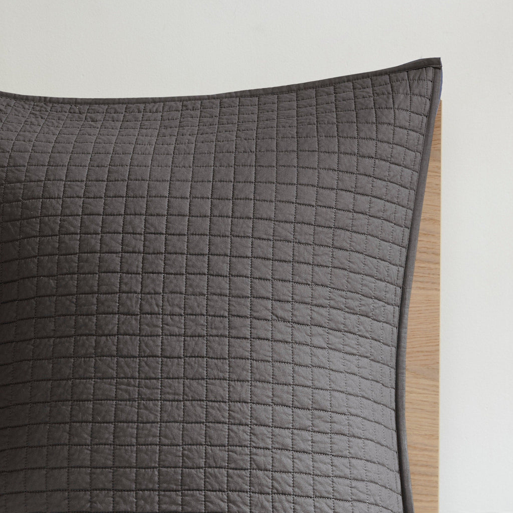 Intelligent Design Maize Cotton Jacquard Duvet Cover Set with Euro Shams and Throw Pillows