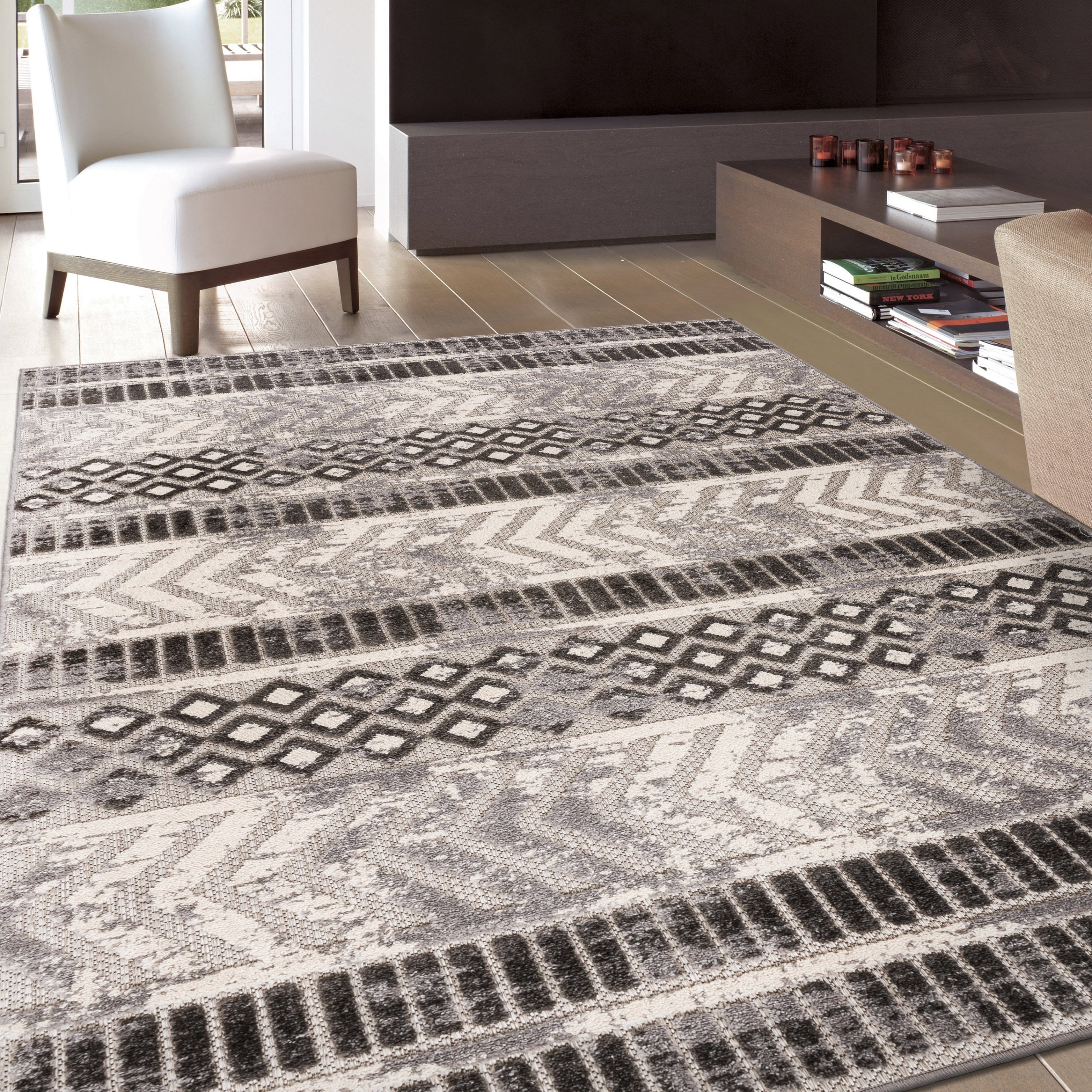 World Rug Gallery Distressed Geometric Indoor/Outdoor Area Rug