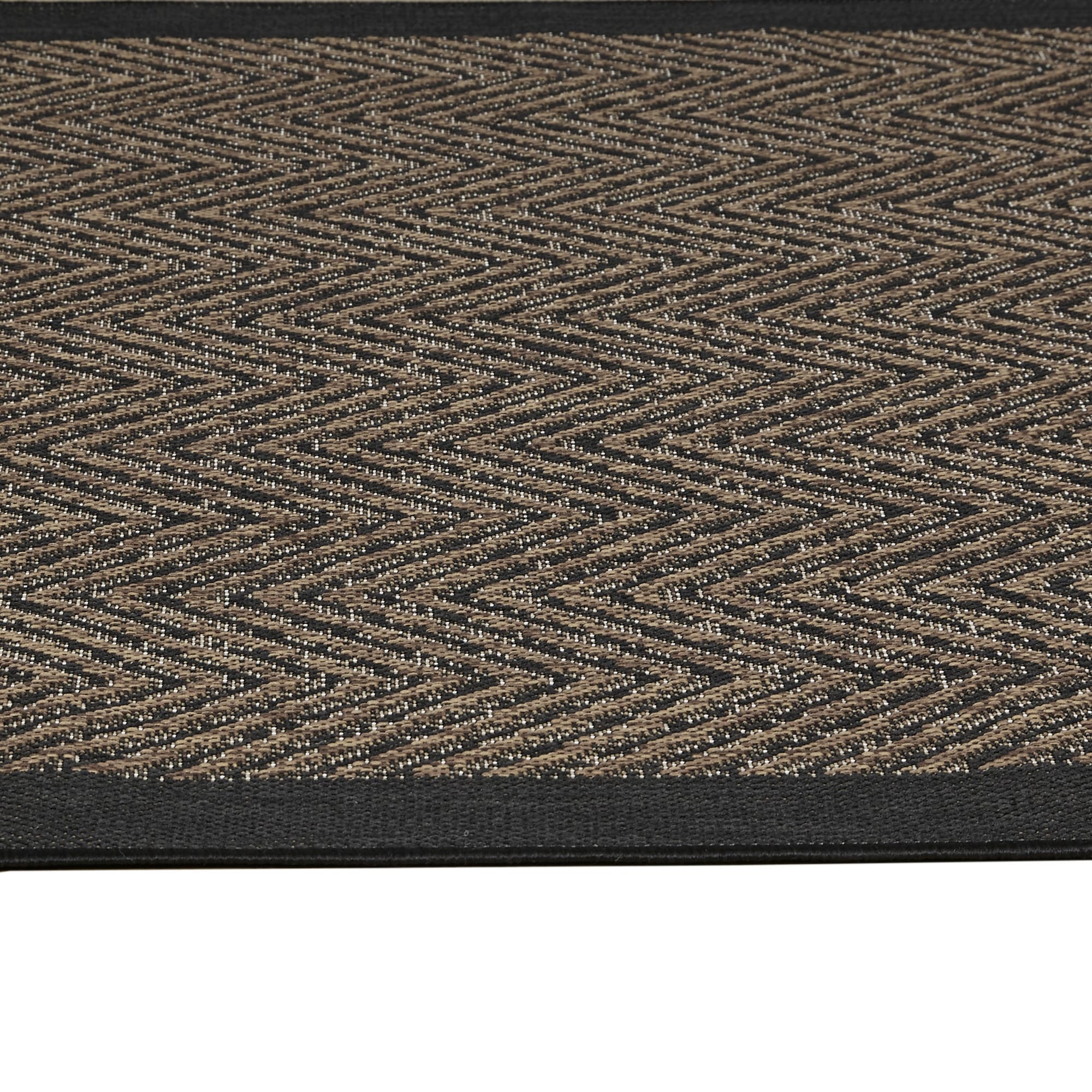 Madison Park Hurley Natural/ Black Textured Chevron Indoor/Outdoor Rug
