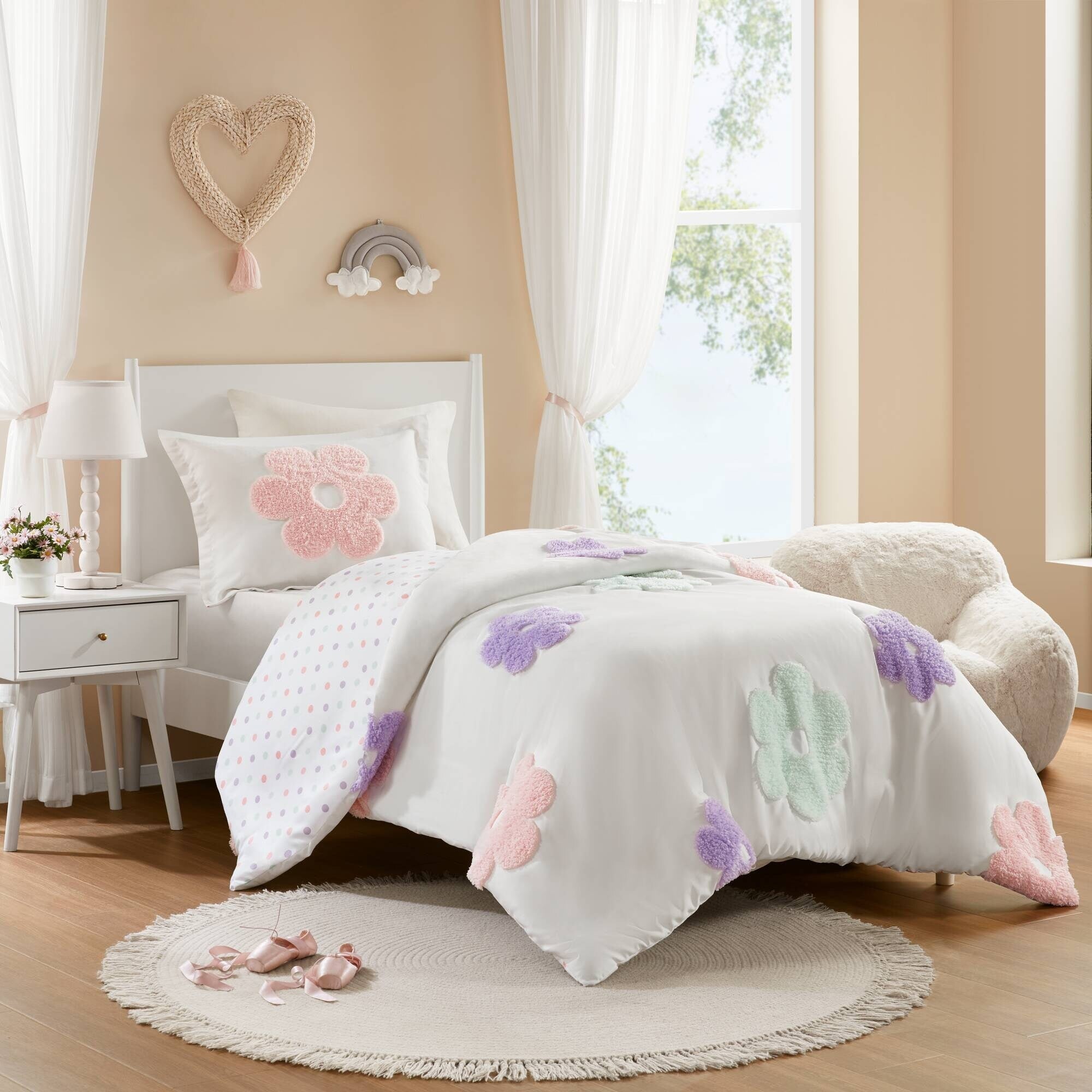 Intelligent Design Kids Madeline Floral Reversible Tufted Chenille Duvet Cover Set
