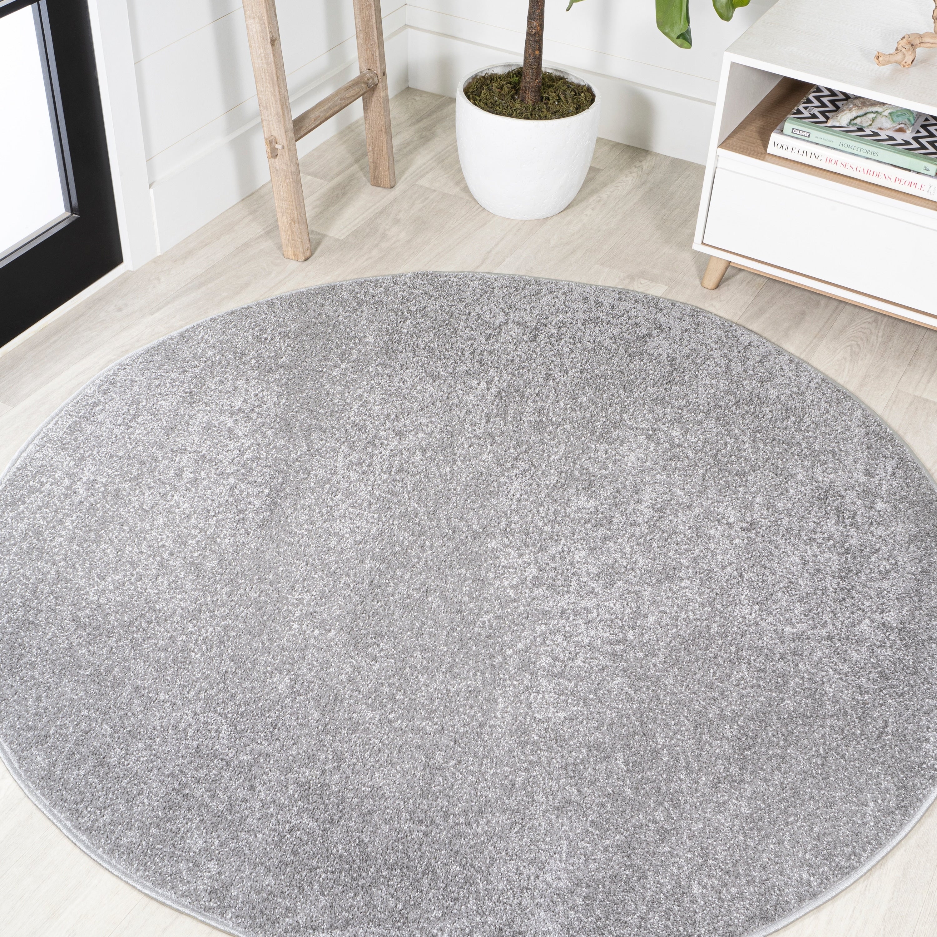 JONATHAN Y Tumbling Solid Low-Pile Area Rug