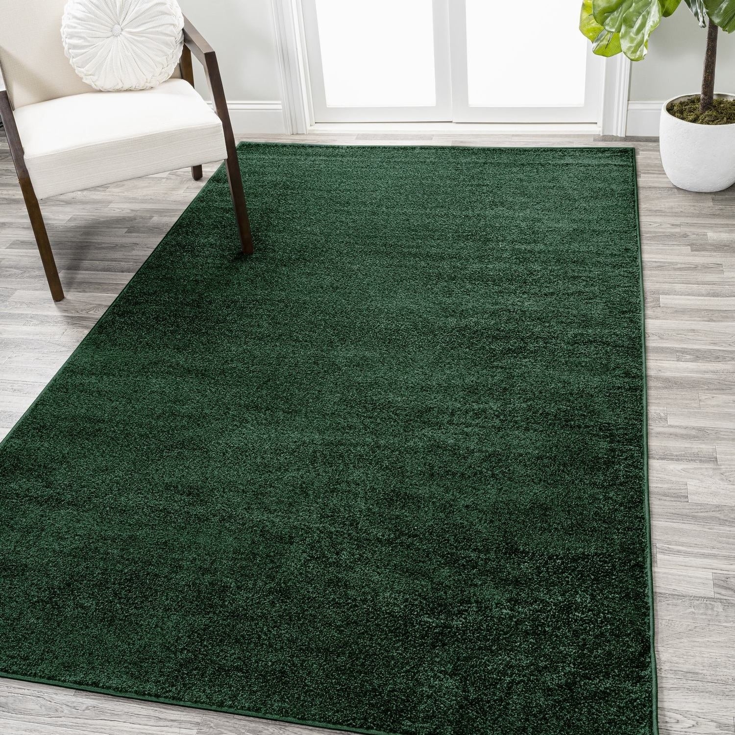 JONATHAN Y Tumbling Solid Low-Pile Area Rug