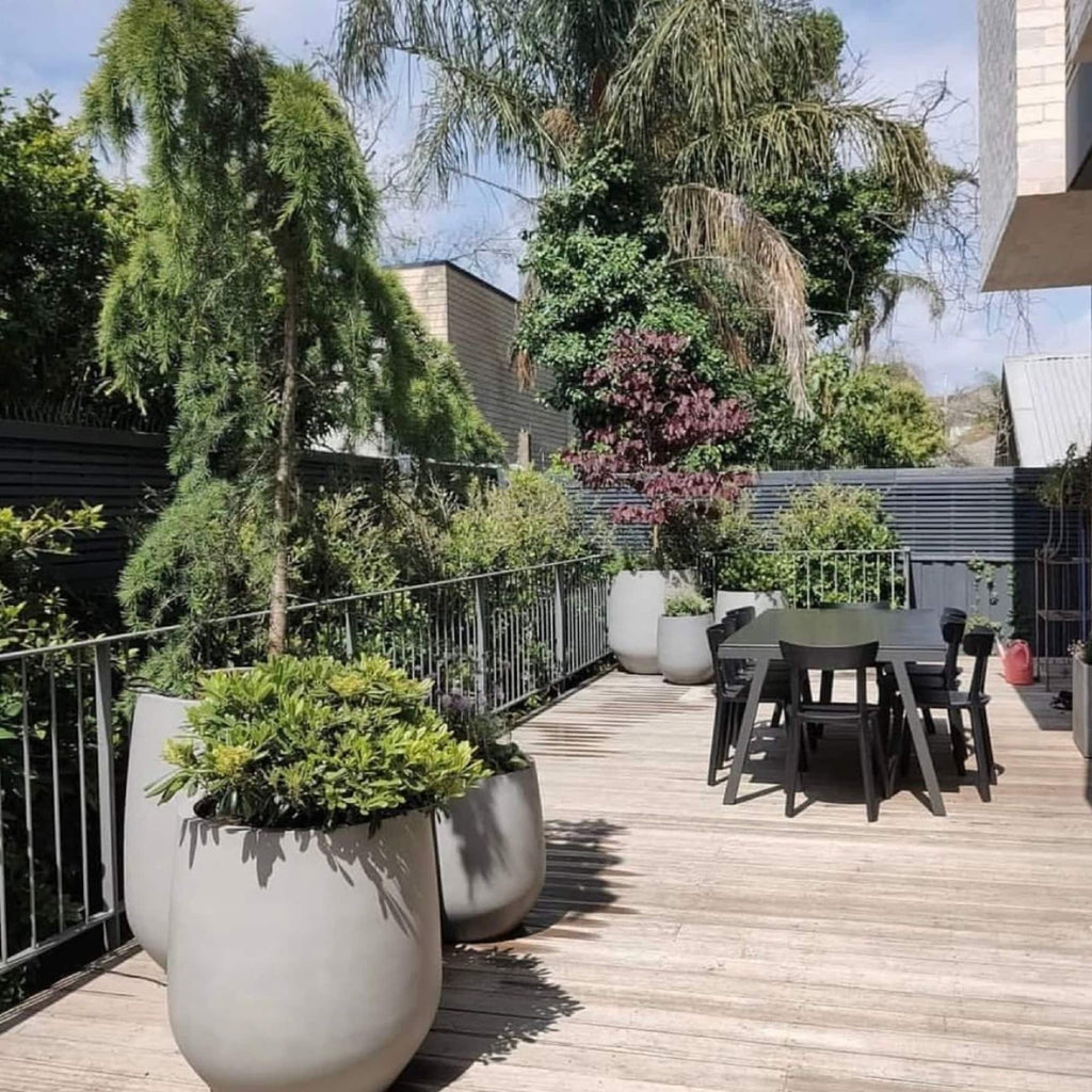 DreamPatio La Mirada 1-piece Fiberstone Tapered Planter for Indoor/Outdoor