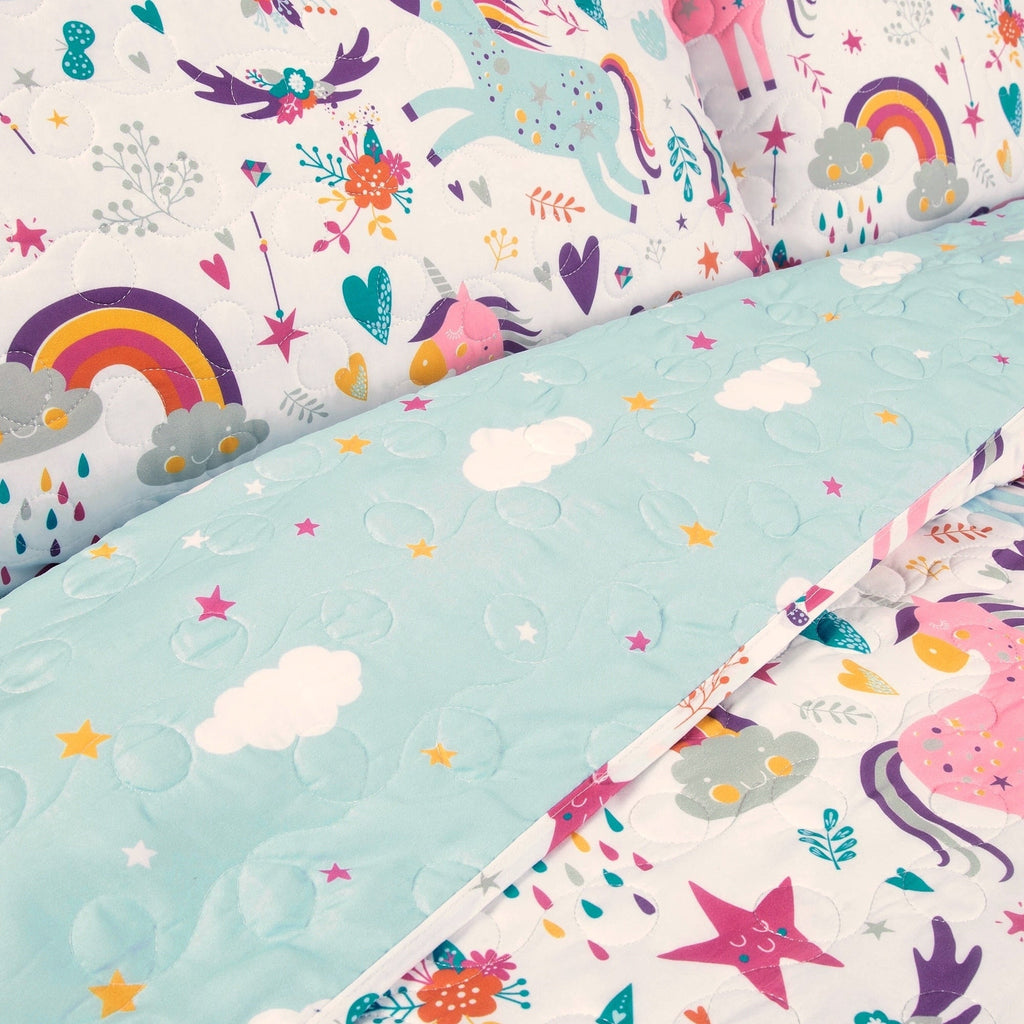 Porch & Den Marguerite Unicorn/ Heart Pattern Quilt Set