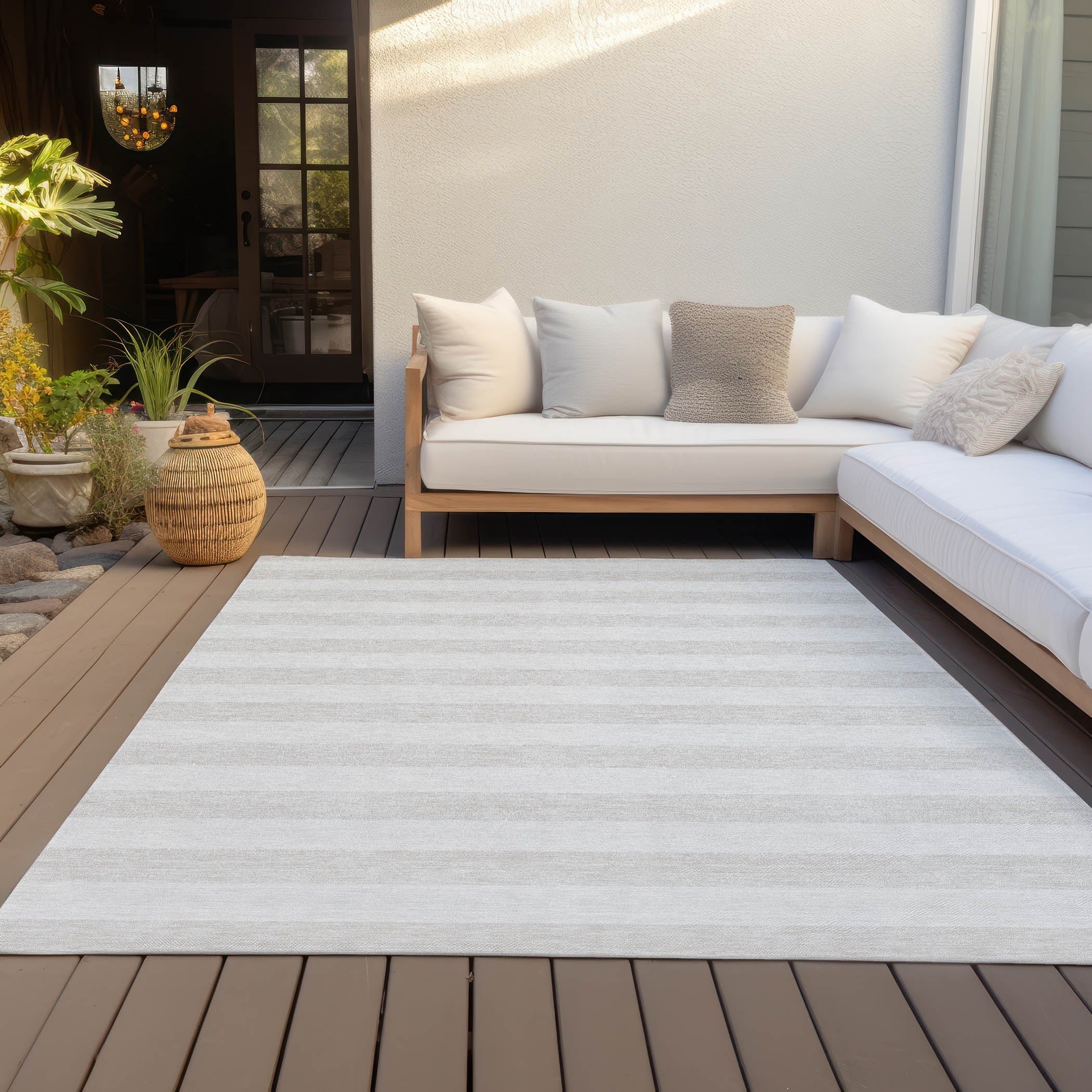 Machine Washable Indoor/ Outdoor Cabana Stripe Chantille Rug