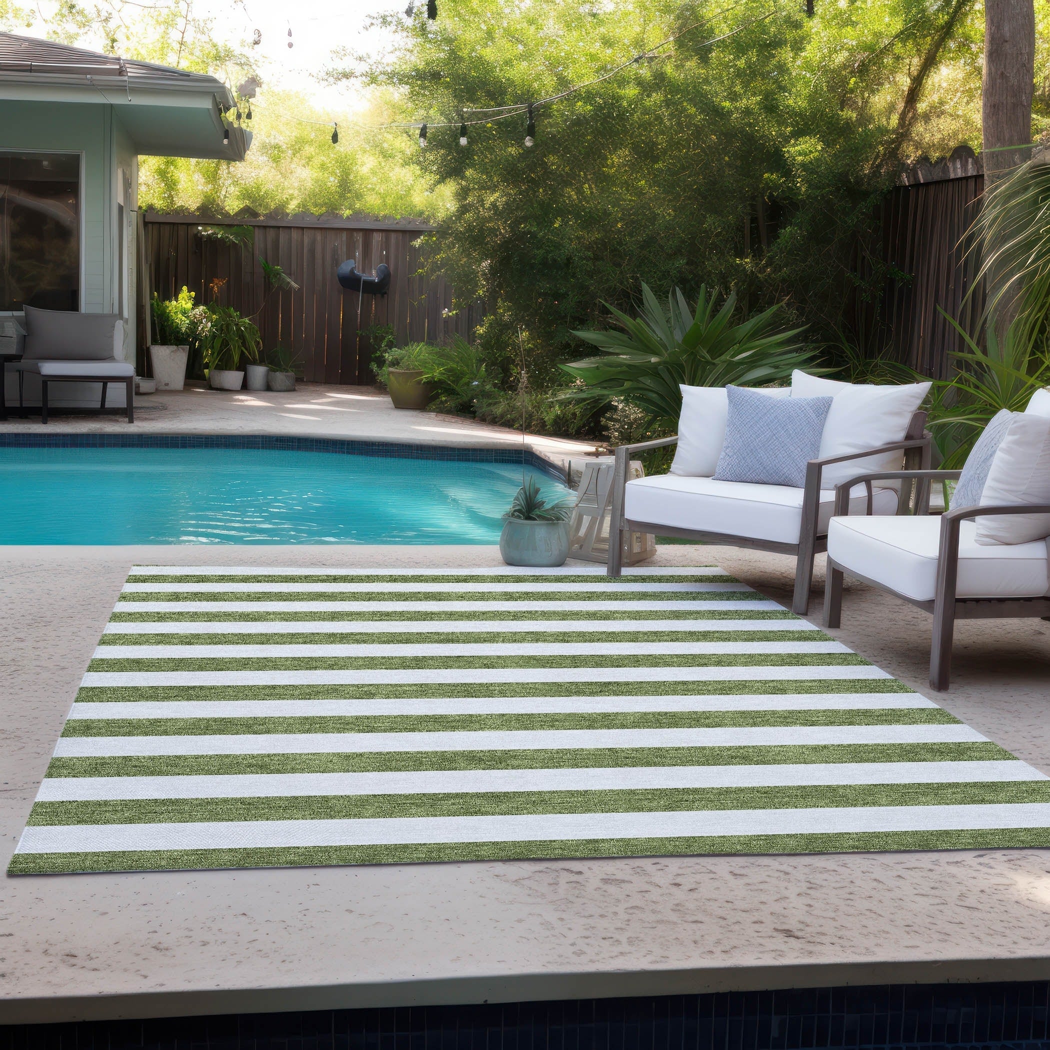 Machine Washable Indoor/ Outdoor Cabana Stripe Chantille Rug