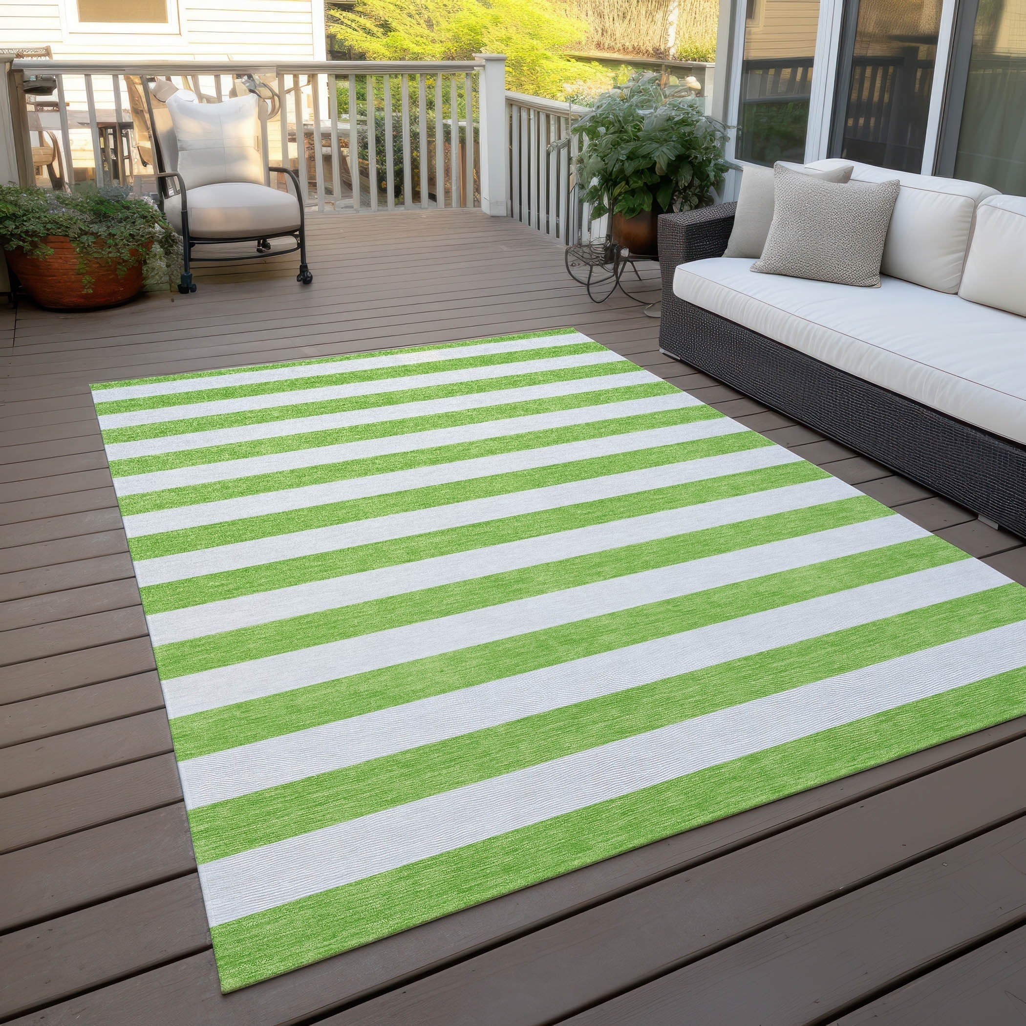 Machine Washable Indoor/ Outdoor Cabana Stripe Chantille Rug