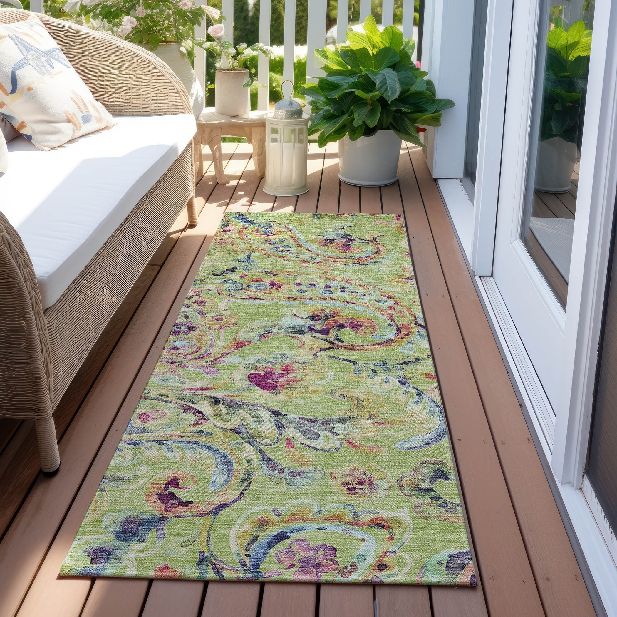 Machine Washable Indoor/ Outdoor Chantille Traditional Scroll Rug