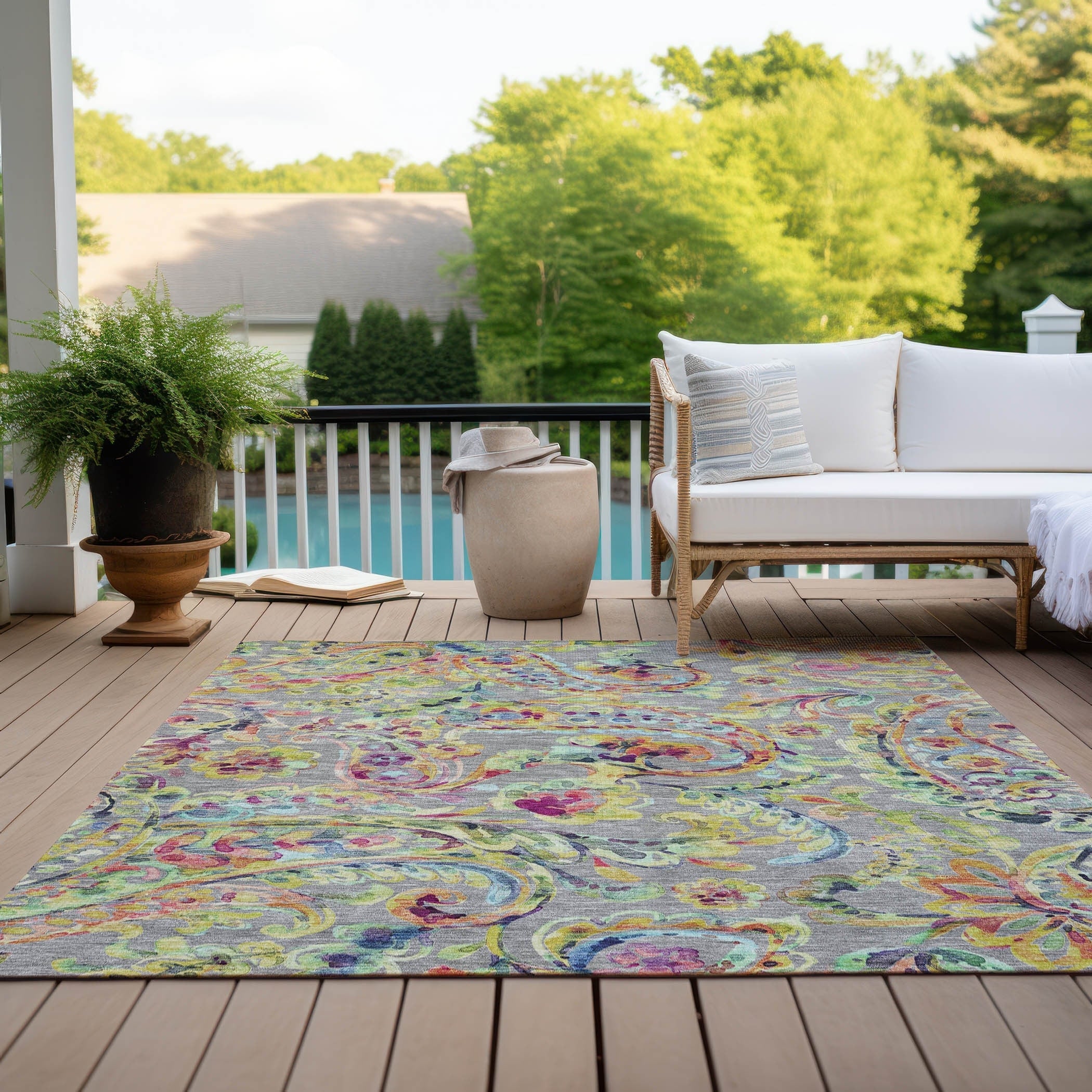 Machine Washable Indoor/ Outdoor Chantille Traditional Scroll Rug