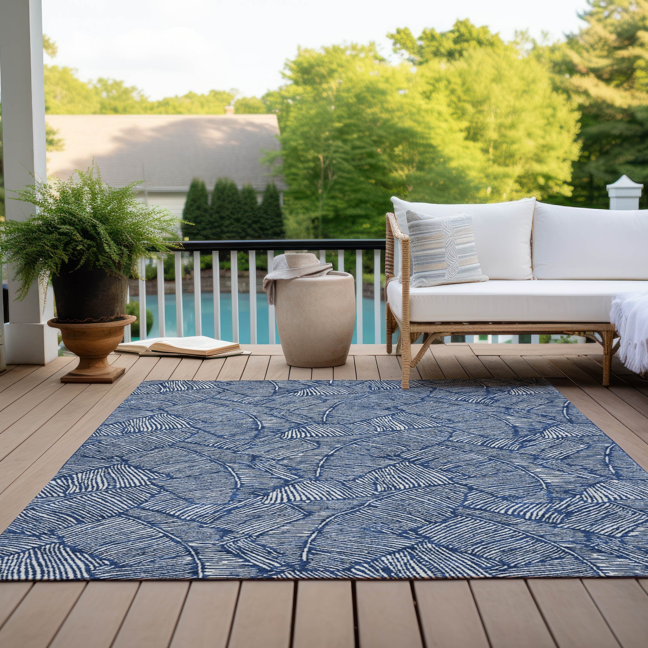 Machine Washable Indoor/ Outdoor Chantille Tropical Palm Rug