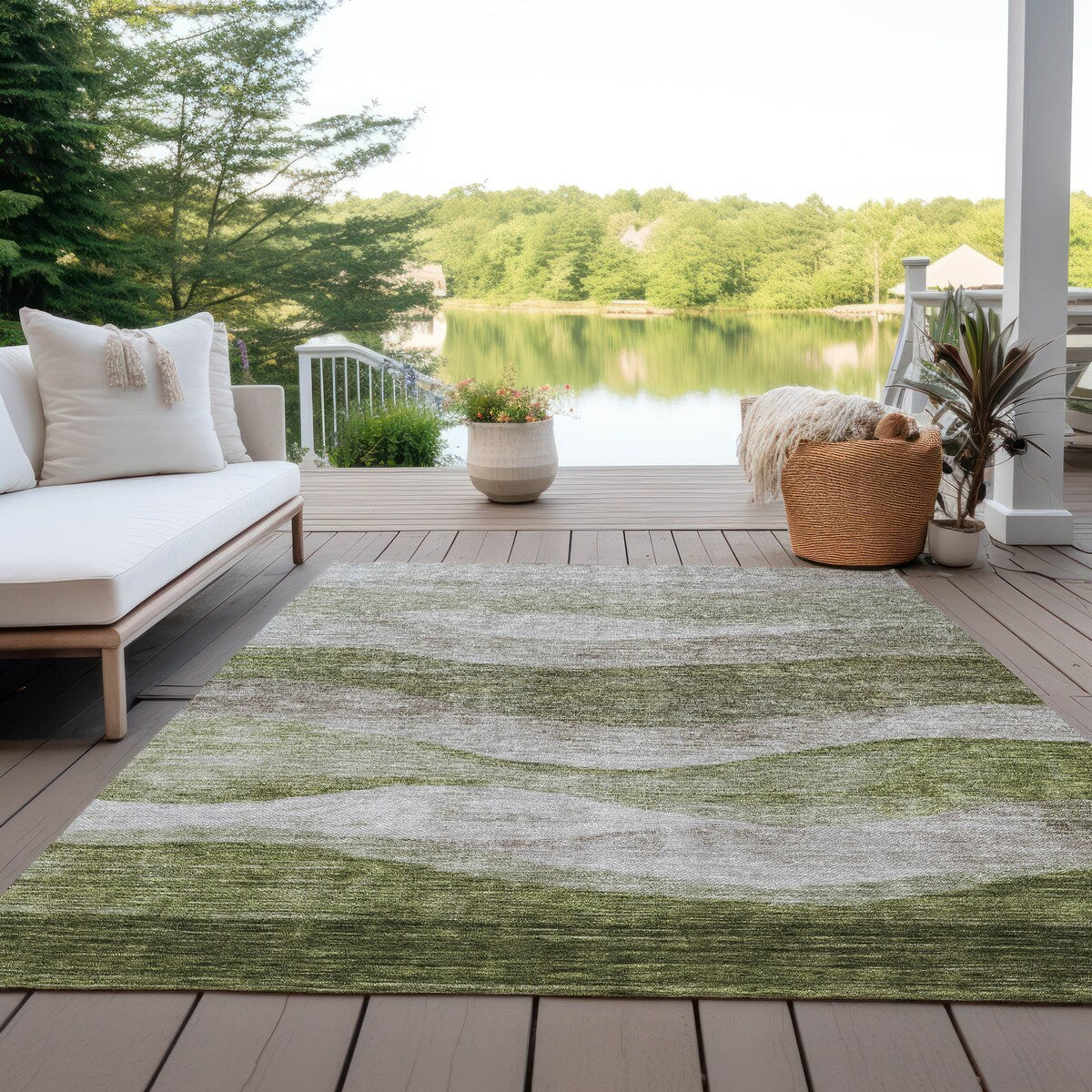 Machine Washable Indoor/ Outdoor Contemporary Waves Chantille Rug