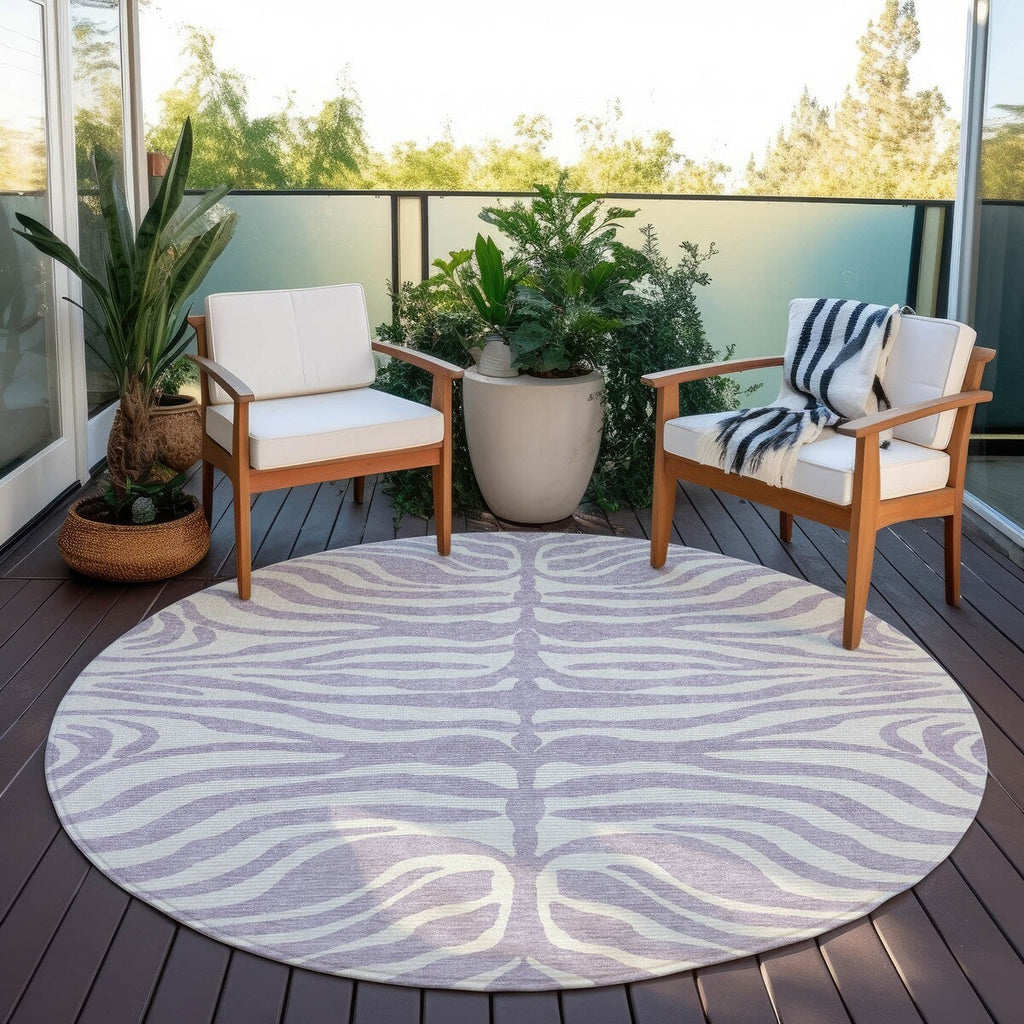 Machine Washable Indoor/ Outdoor Modern Animal Print Chantille Rug