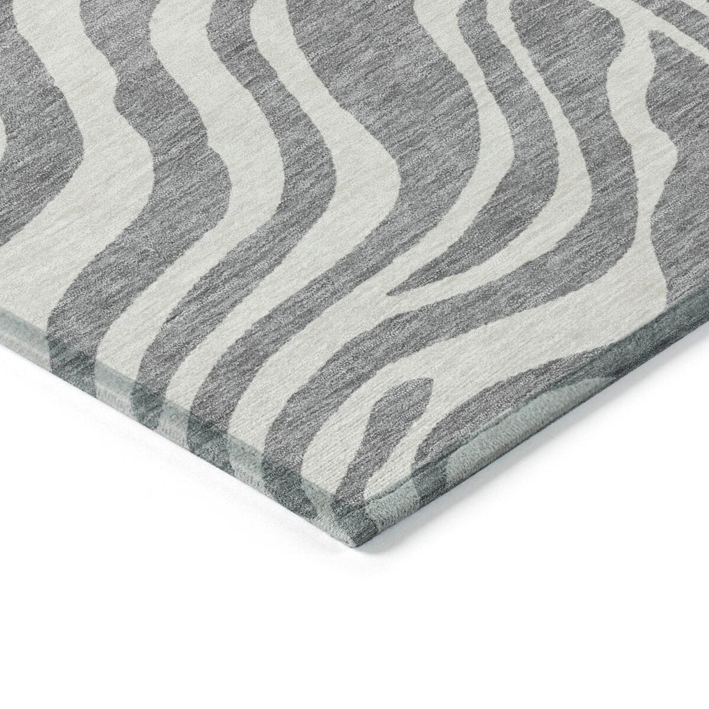 Machine Washable Indoor/ Outdoor Modern Animal Print Chantille Rug