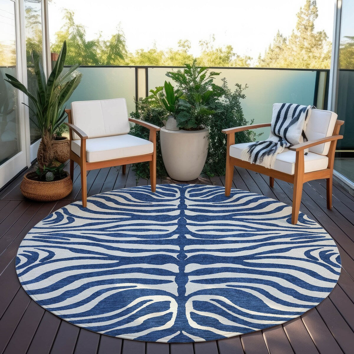 Machine Washable Indoor/ Outdoor Modern Animal Print Chantille Rug
