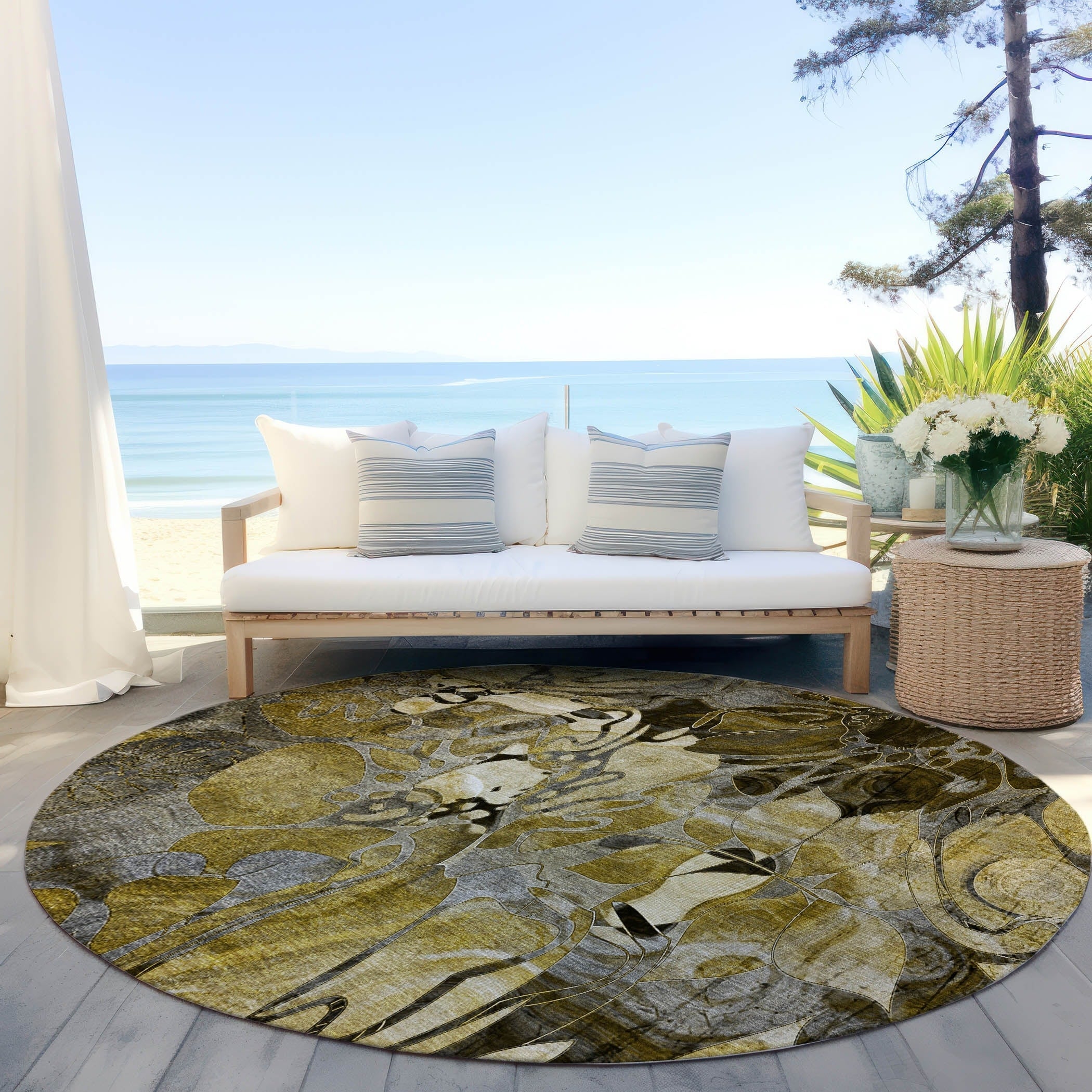 Machine Washable Indoor/ Outdoor Modern Floral Chantille Rug