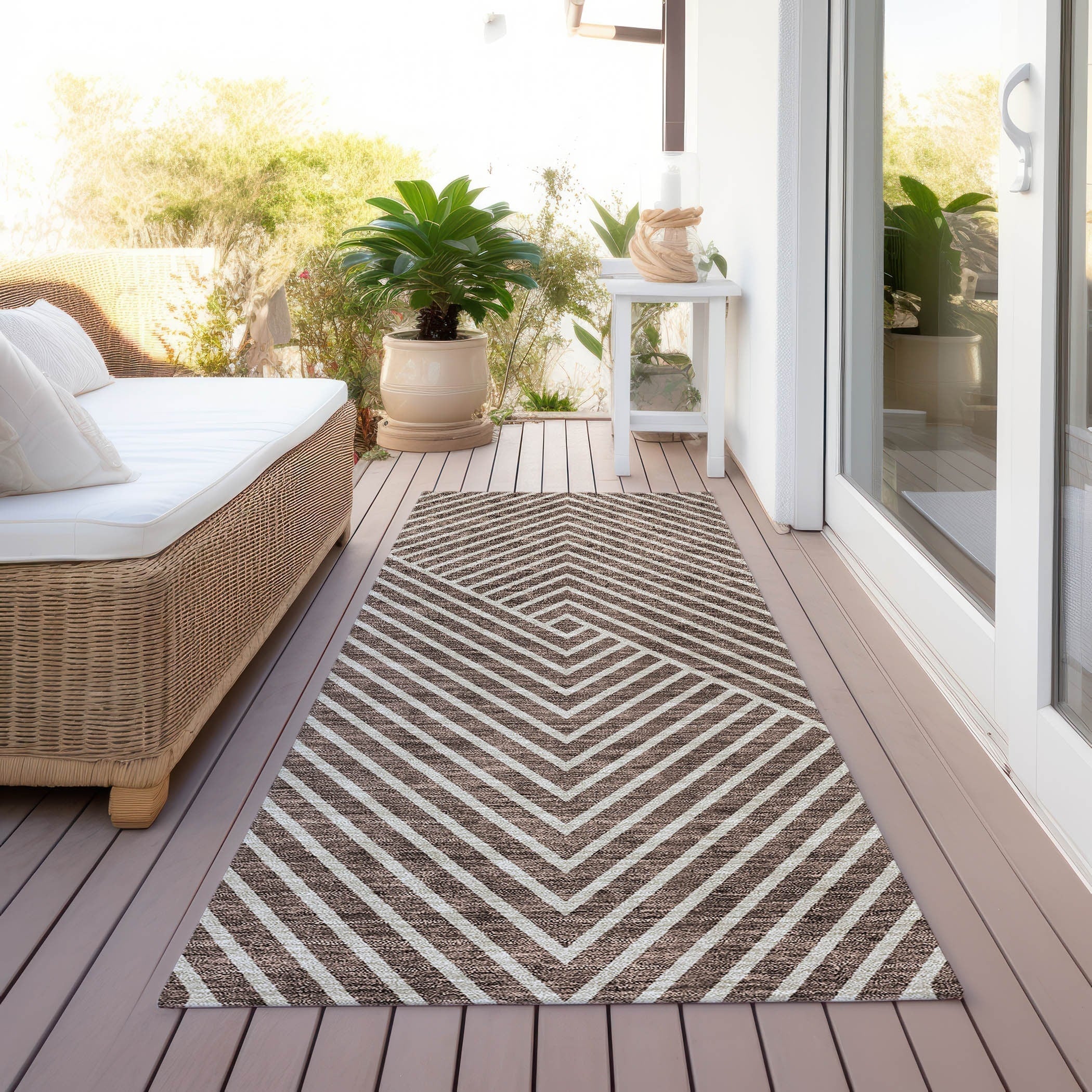 Machine Washable Indoor/ Outdoor Modern Geo Chantille Rug