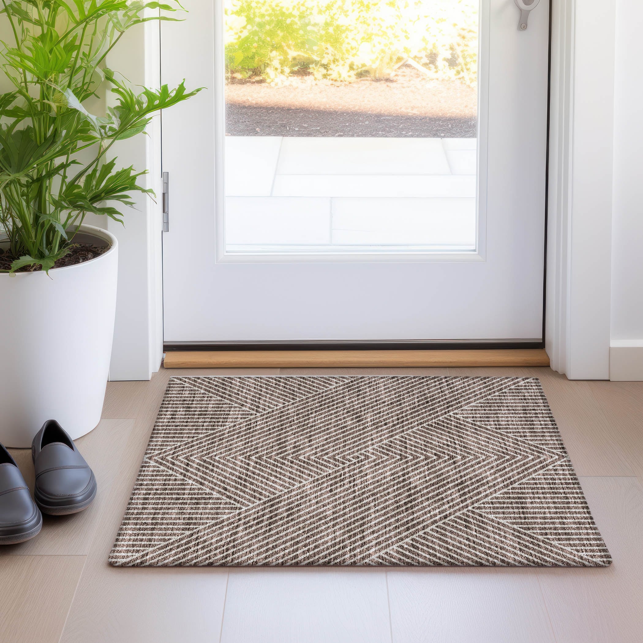 Machine Washable Indoor/ Outdoor Modern Geo Chantille Rug