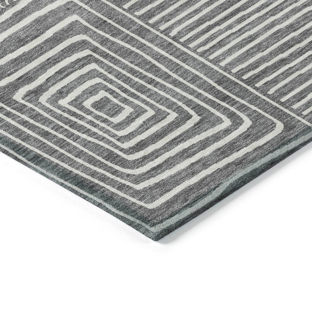 Machine Washable Indoor/ Outdoor Modern Mosaic Chantille Rug