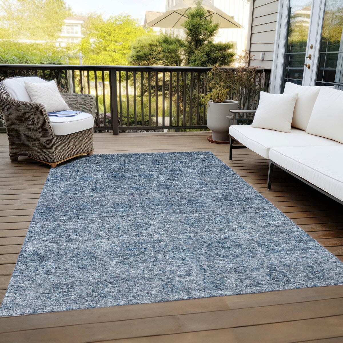 Machine Washable Indoor/ Outdoor Ombre Damask Chantille Rug