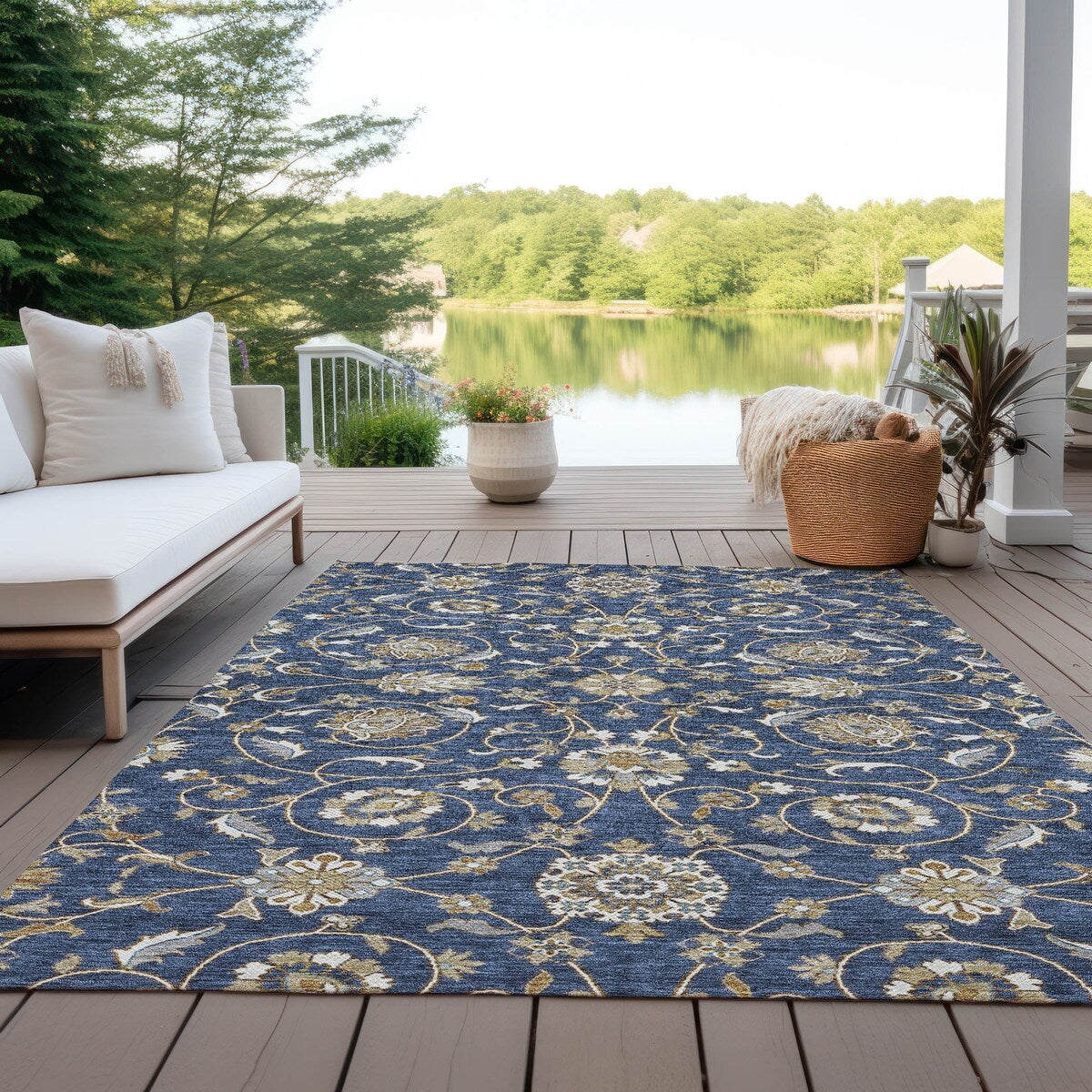 Machine Washable Indoor/ Outdoor Traditional KashanChantille Rug