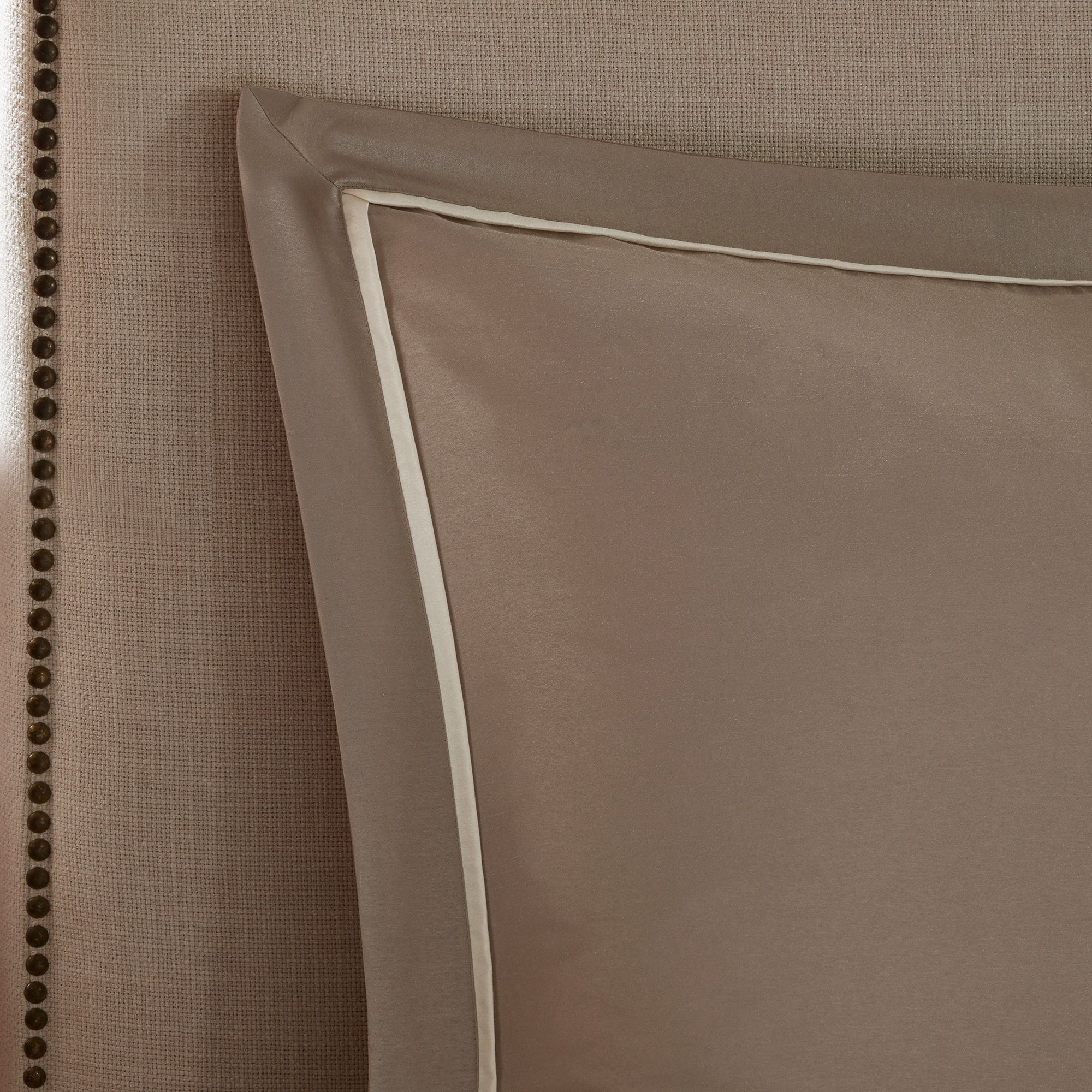 Madison Park Essentials Loretta 24-Piece Room in a Bag with Window Panels and Sheet Set