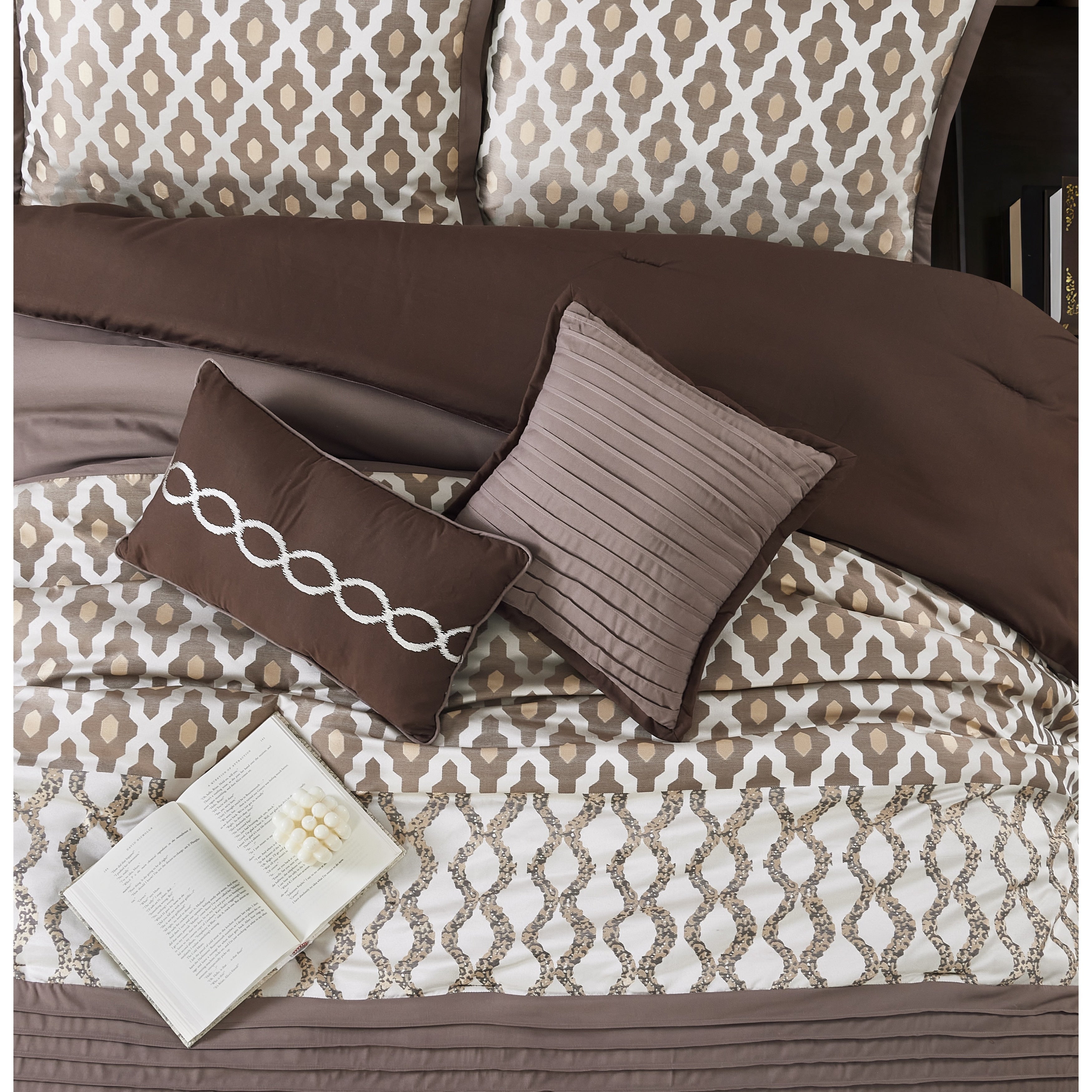 Nanshing Calvin Luxury10-Piece Geometric Comforter Set