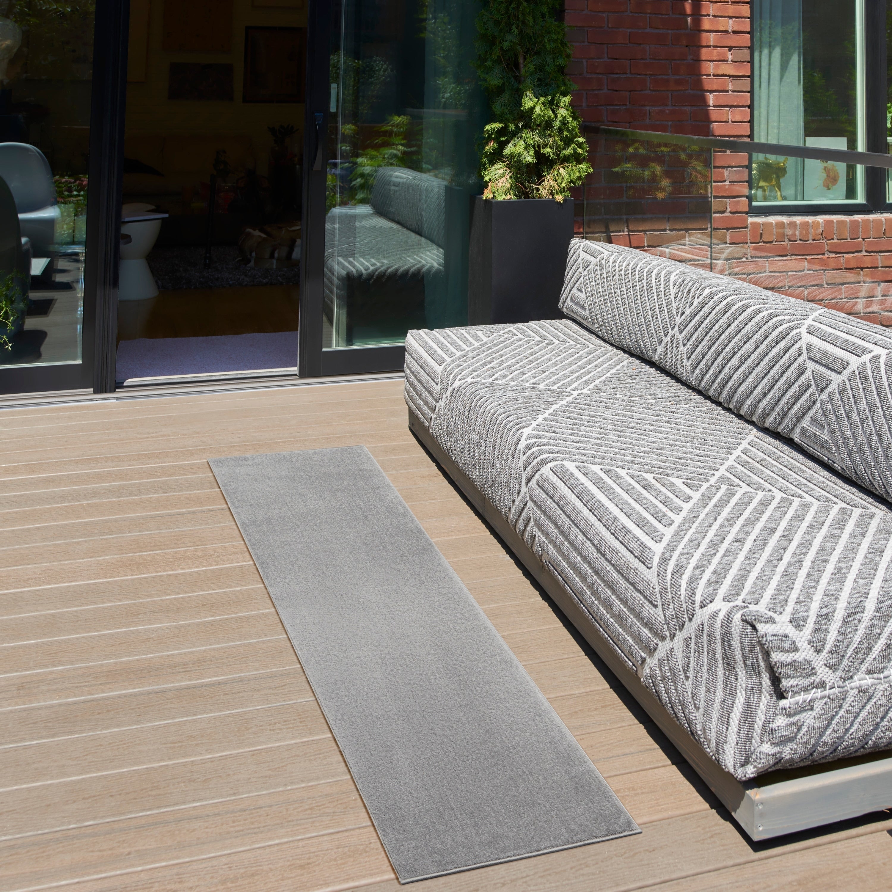 Nourison Essentials Solid Contemporary Indoor/Outdoor Area Rug