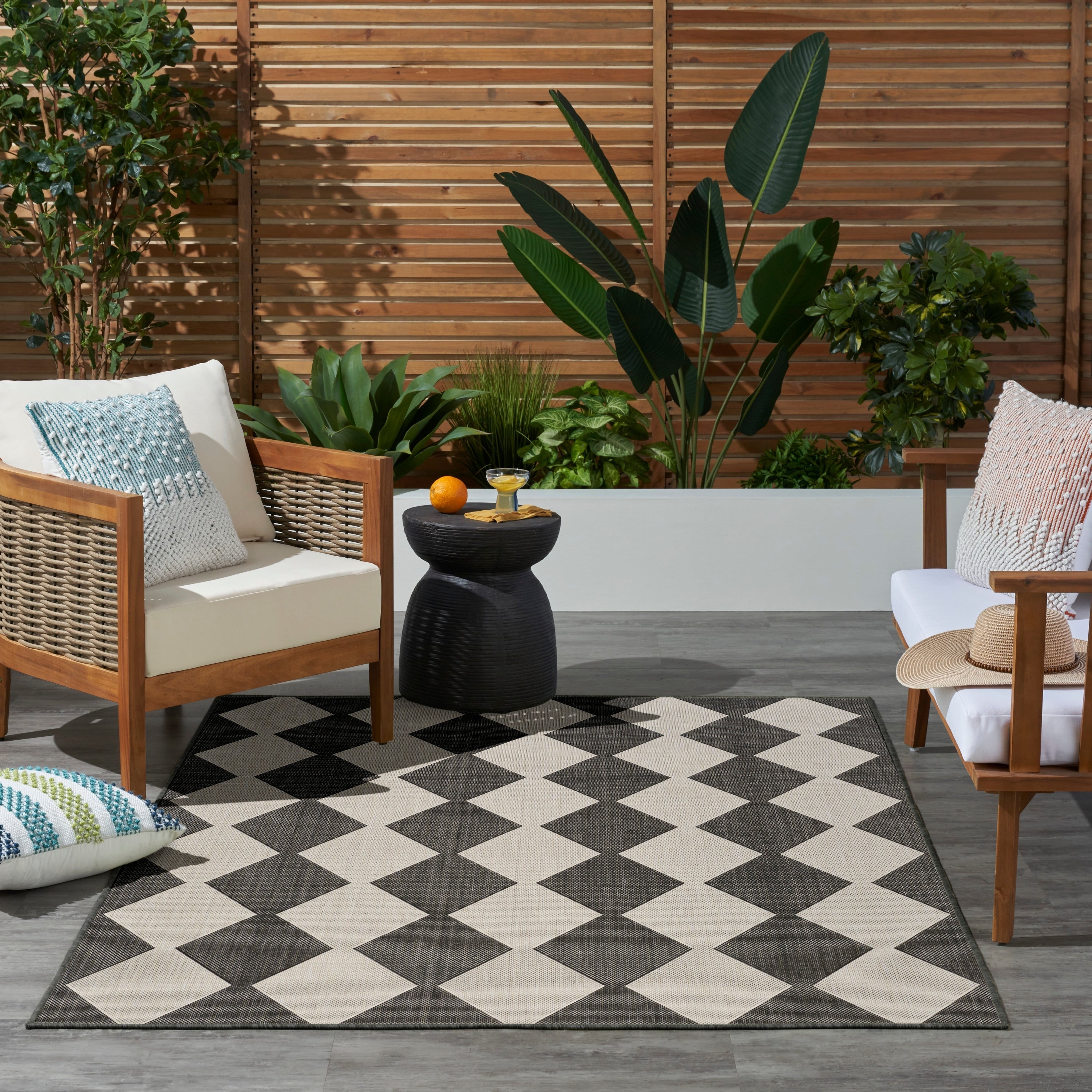 Nourison Positano Indoor/Outdoor Geometric Area Rug