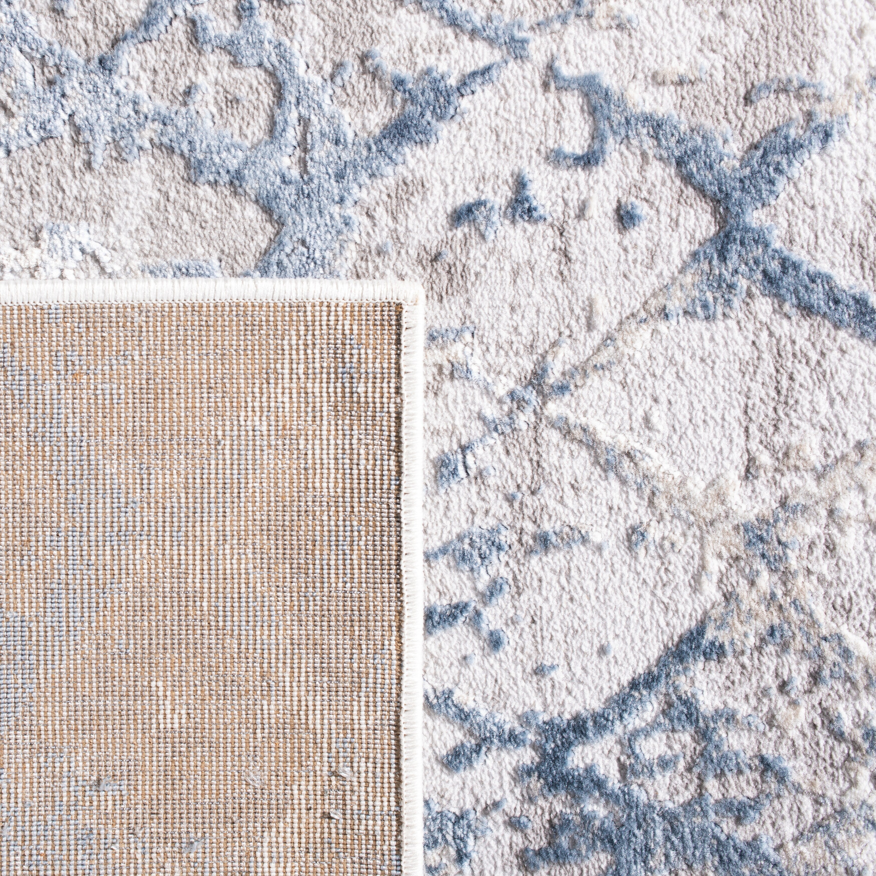 SAFAVIEH Amelia Selvete Modern Trellis Distressed Rug