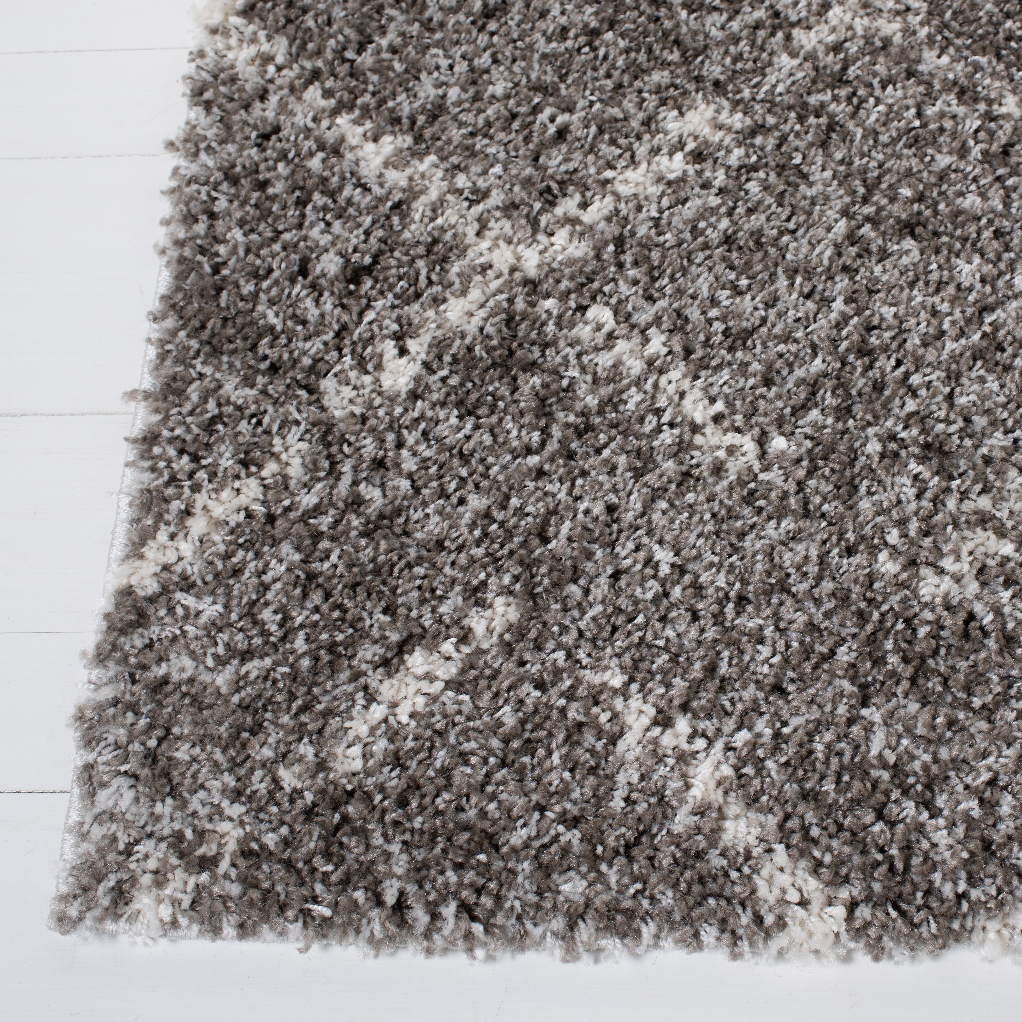 SAFAVIEH Arizona Shag Ghinwa 1.2-inch Thick Rug