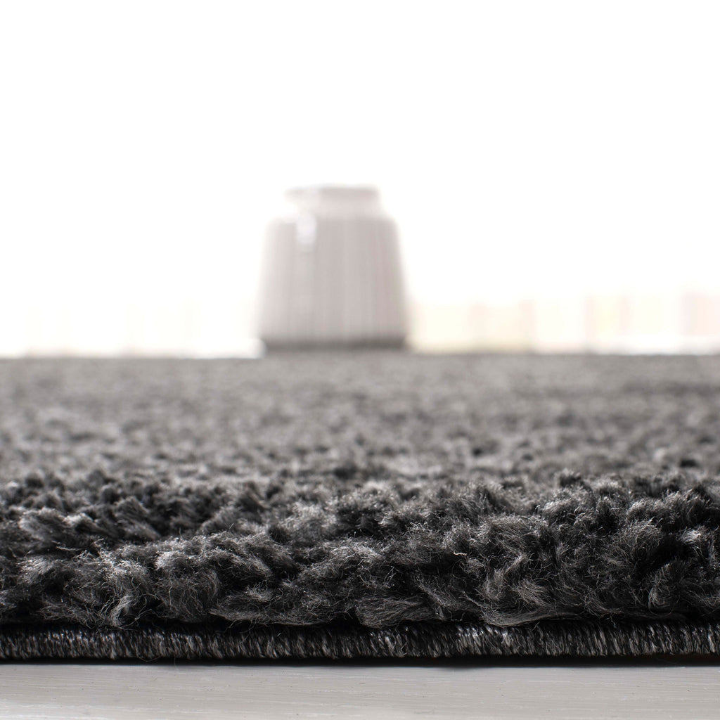 SAFAVIEH August Wilhelma Shag Solid 1.2-inch Thick Area Rug