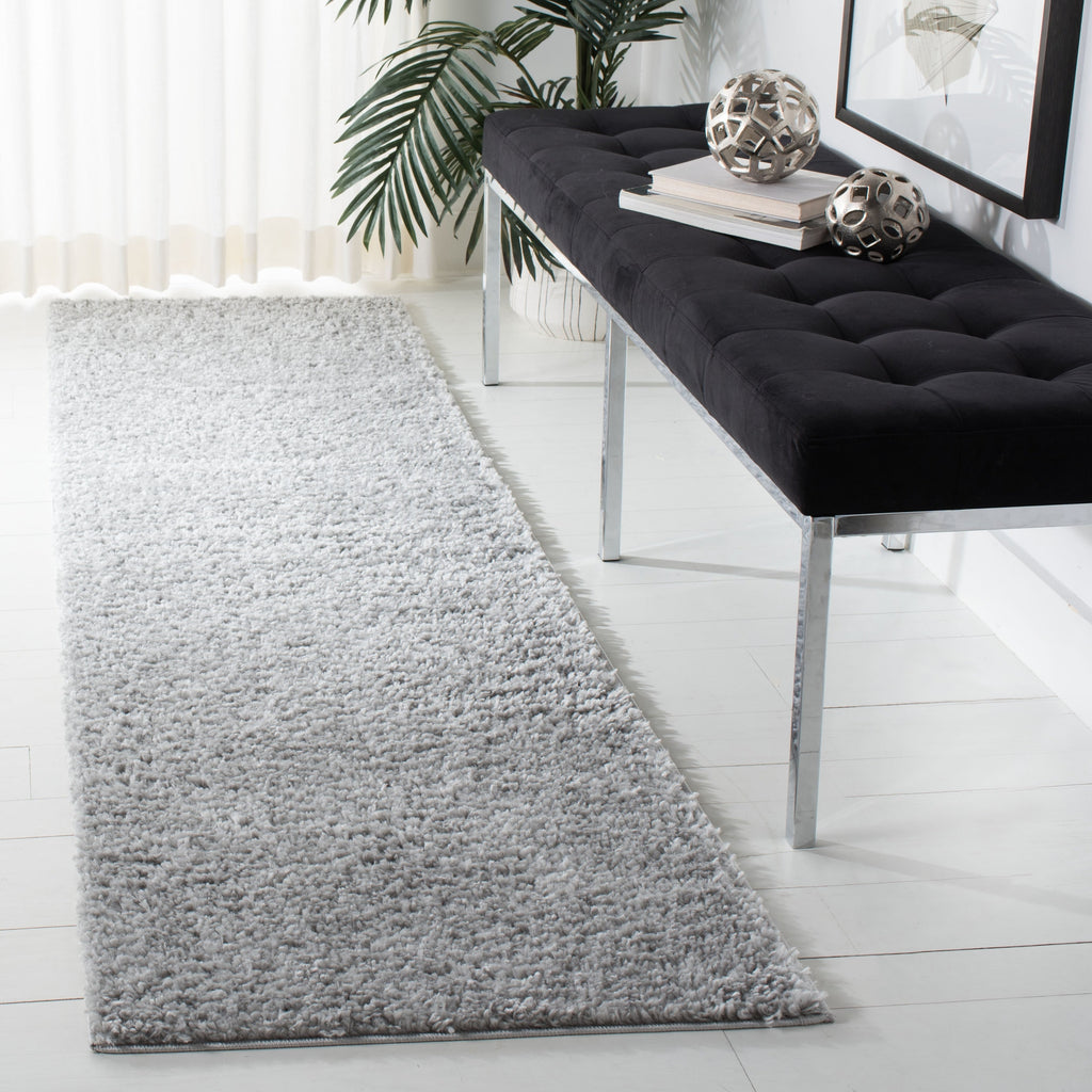 SAFAVIEH August Wilhelma Shag Solid 1.2-inch Thick Area Rug