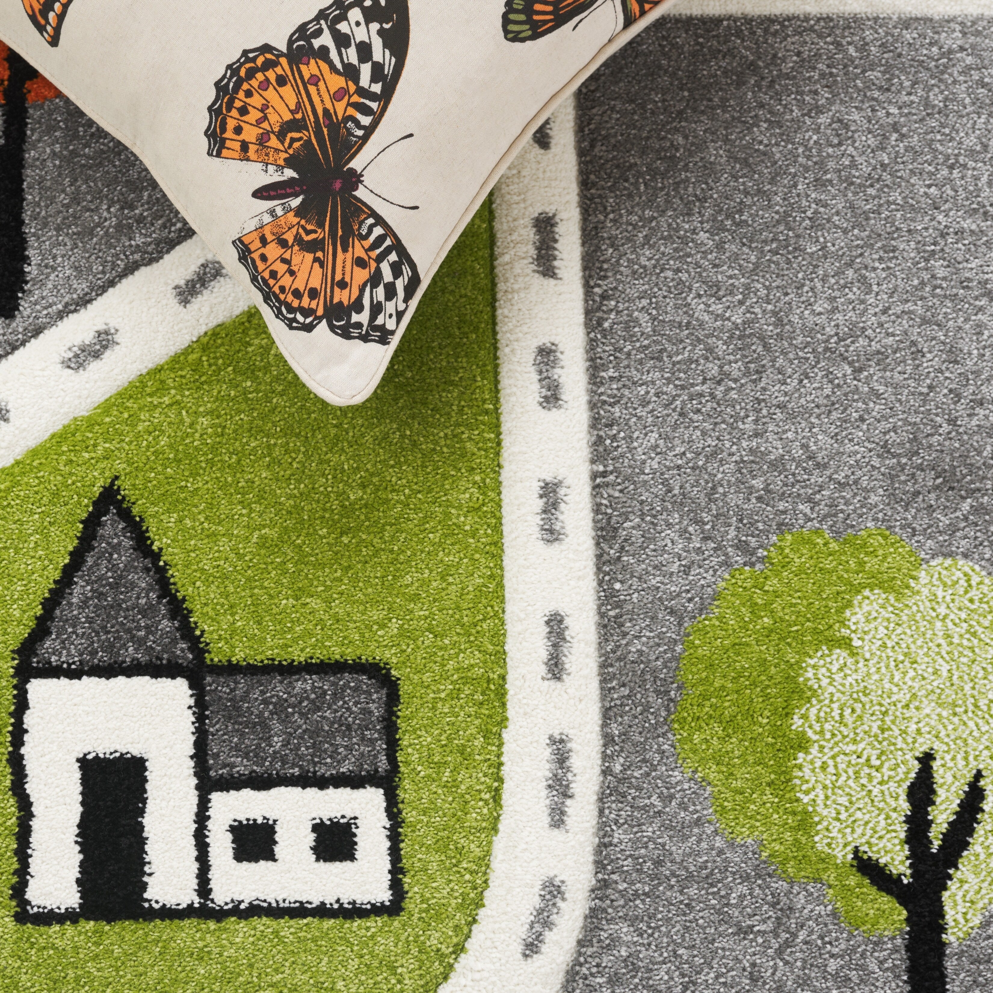 SAFAVIEH Carousel Kids Lumnie Neighborhood Rug