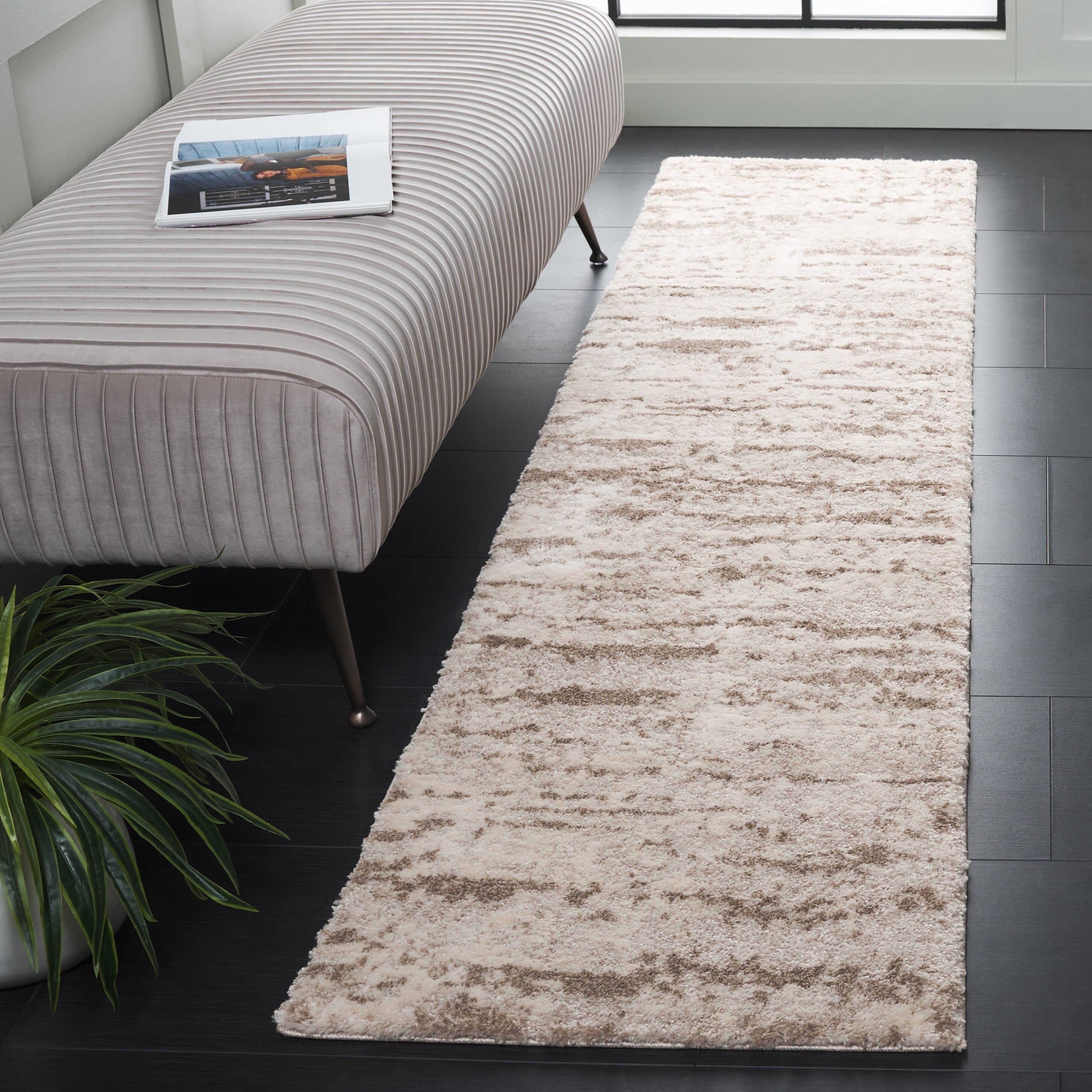 SAFAVIEH Century Chita Modern Abstract Rug