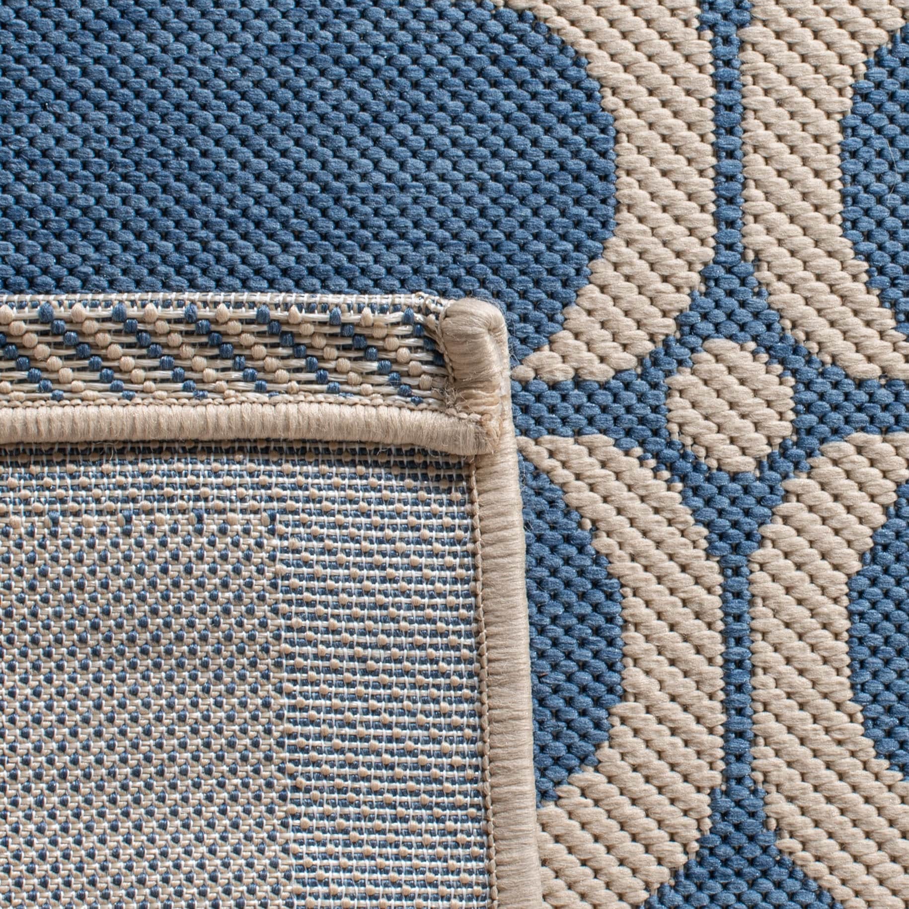 SAFAVIEH Courtyard Charleen Indoor/ Outdoor Waterproof Patio Backyard Rug