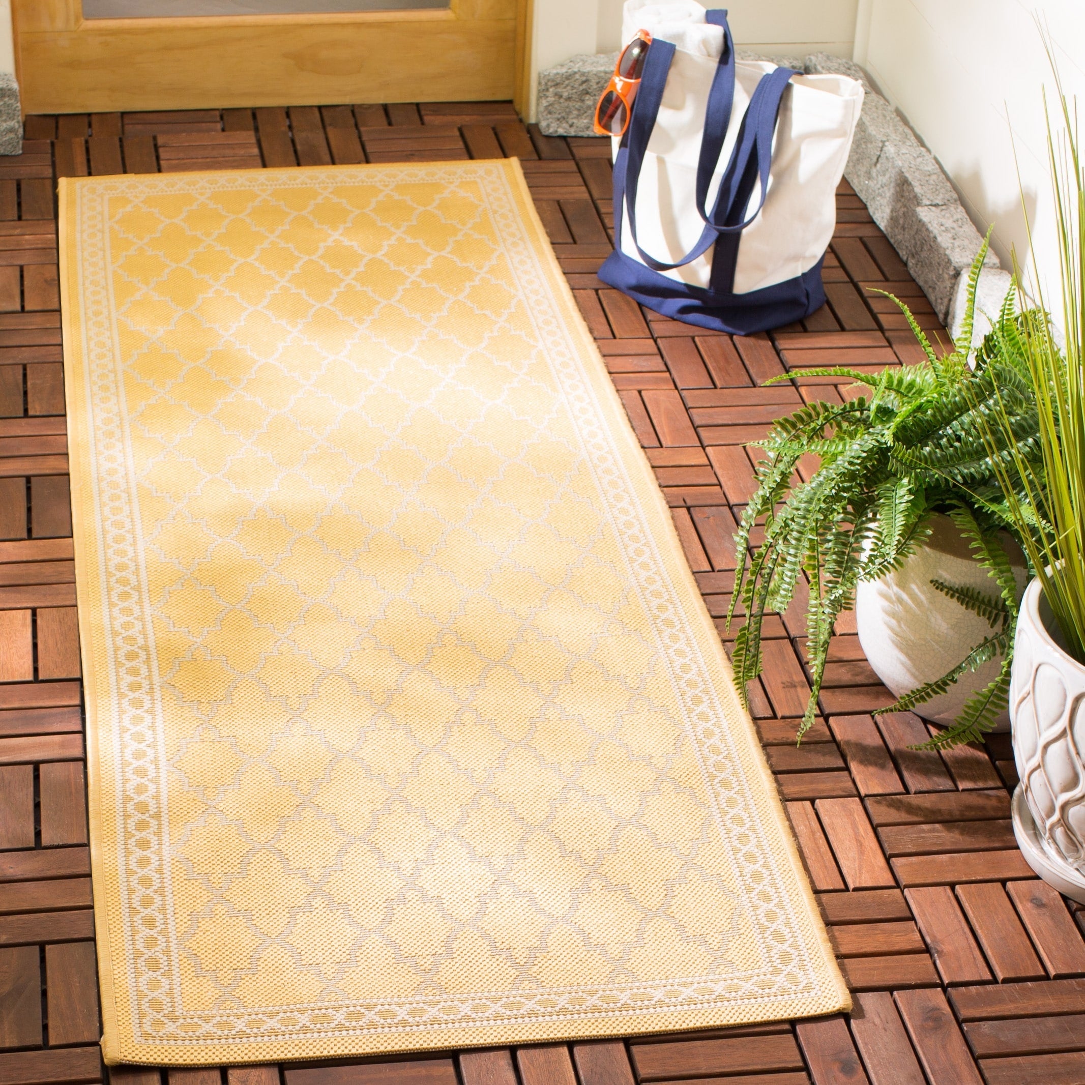SAFAVIEH Courtyard Janell Trellis Indoor/ Outdoor Waterproof Patio Backyard Rug