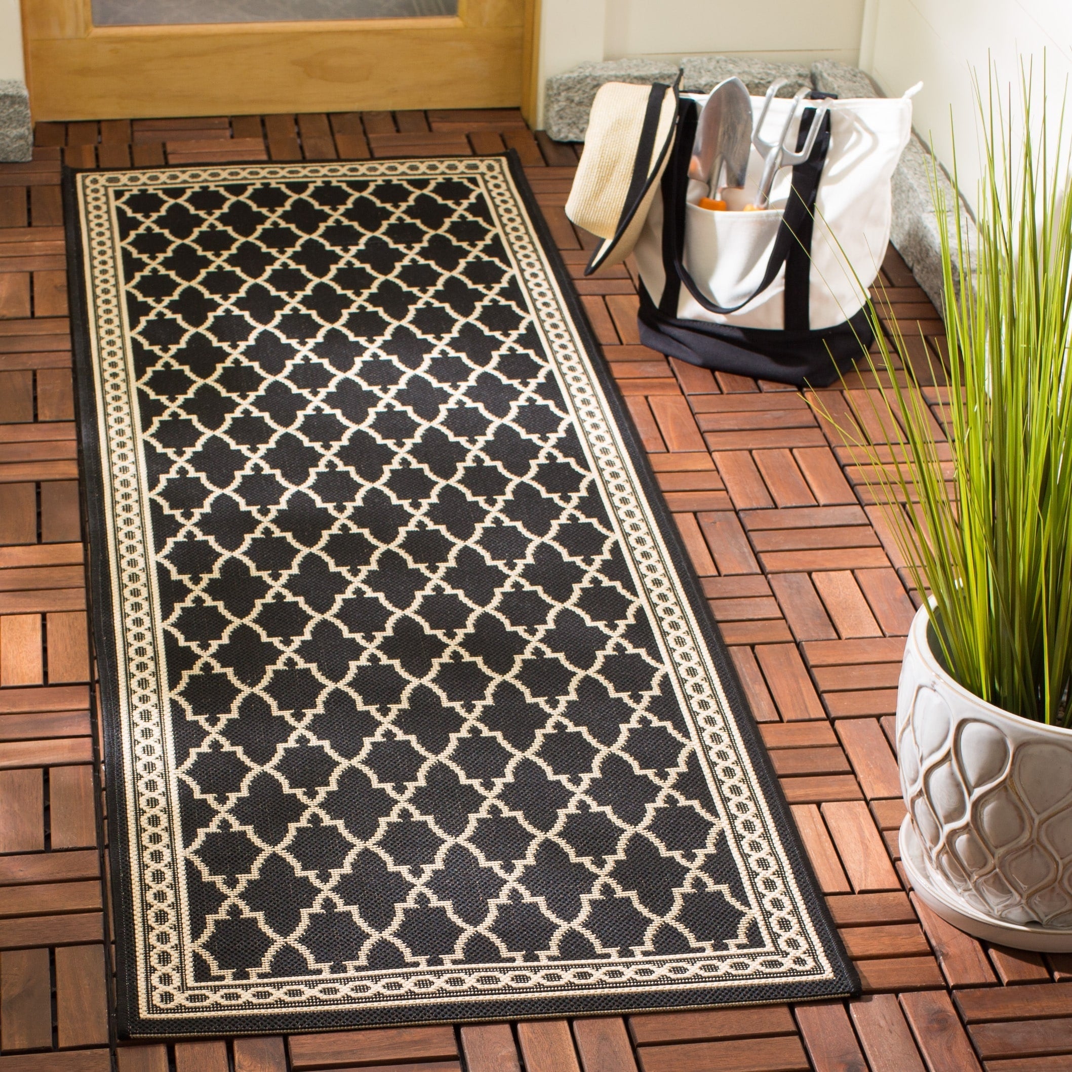SAFAVIEH Courtyard Janell Trellis Indoor/ Outdoor Waterproof Patio Backyard Rug