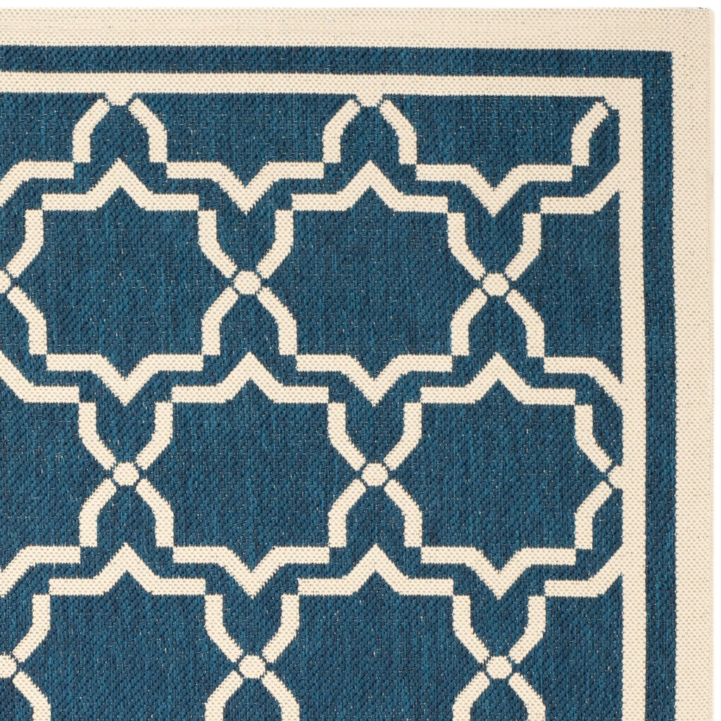 SAFAVIEH Courtyard Thomasina Indoor/ Outdoor Waterproof Patio Backyard Rug
