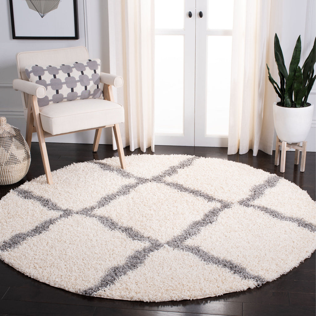SAFAVIEH Dallas Shag Darina Trellis 1.5-inch Thick Rug