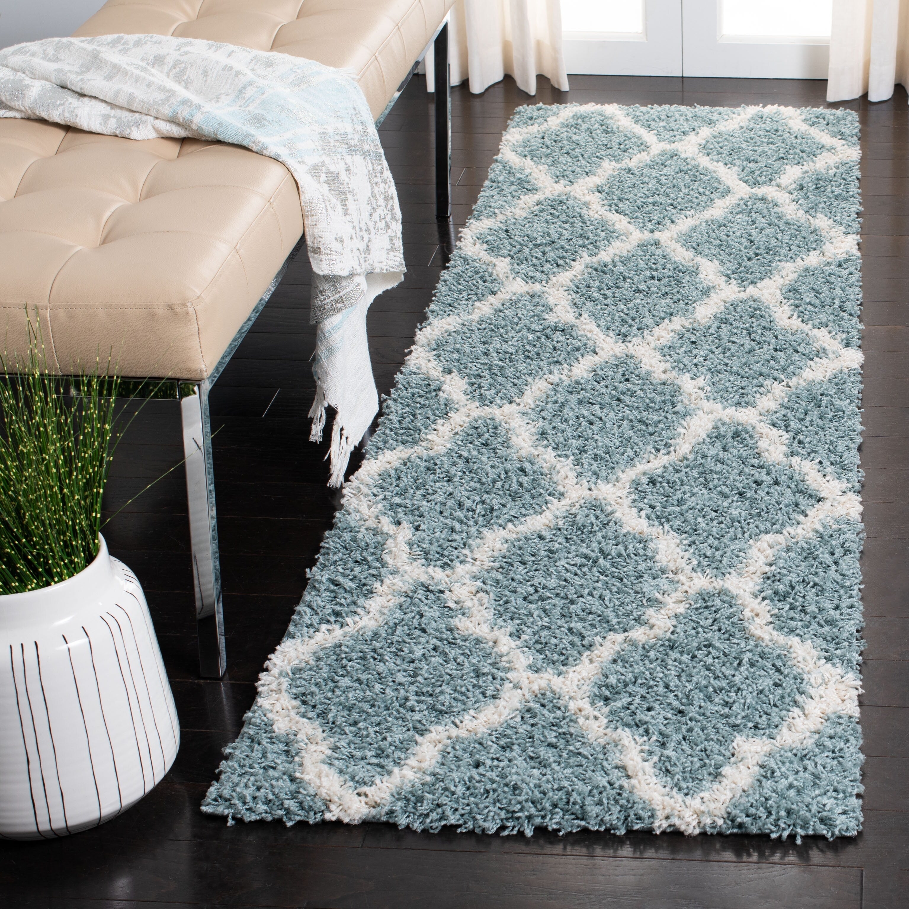 SAFAVIEH Dallas Shag Darina Trellis 1.5-inch Thick Rug