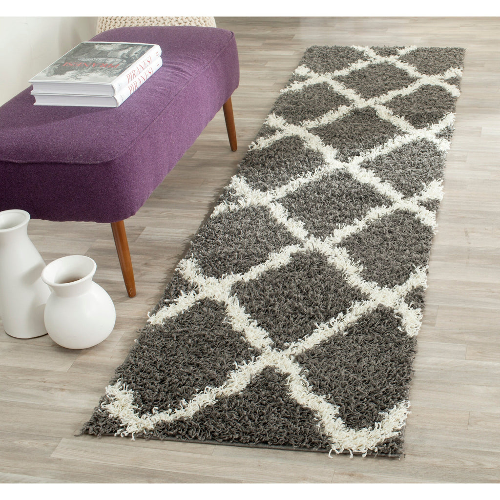 SAFAVIEH Dallas Shag Darina Trellis 1.5-inch Thick Rug